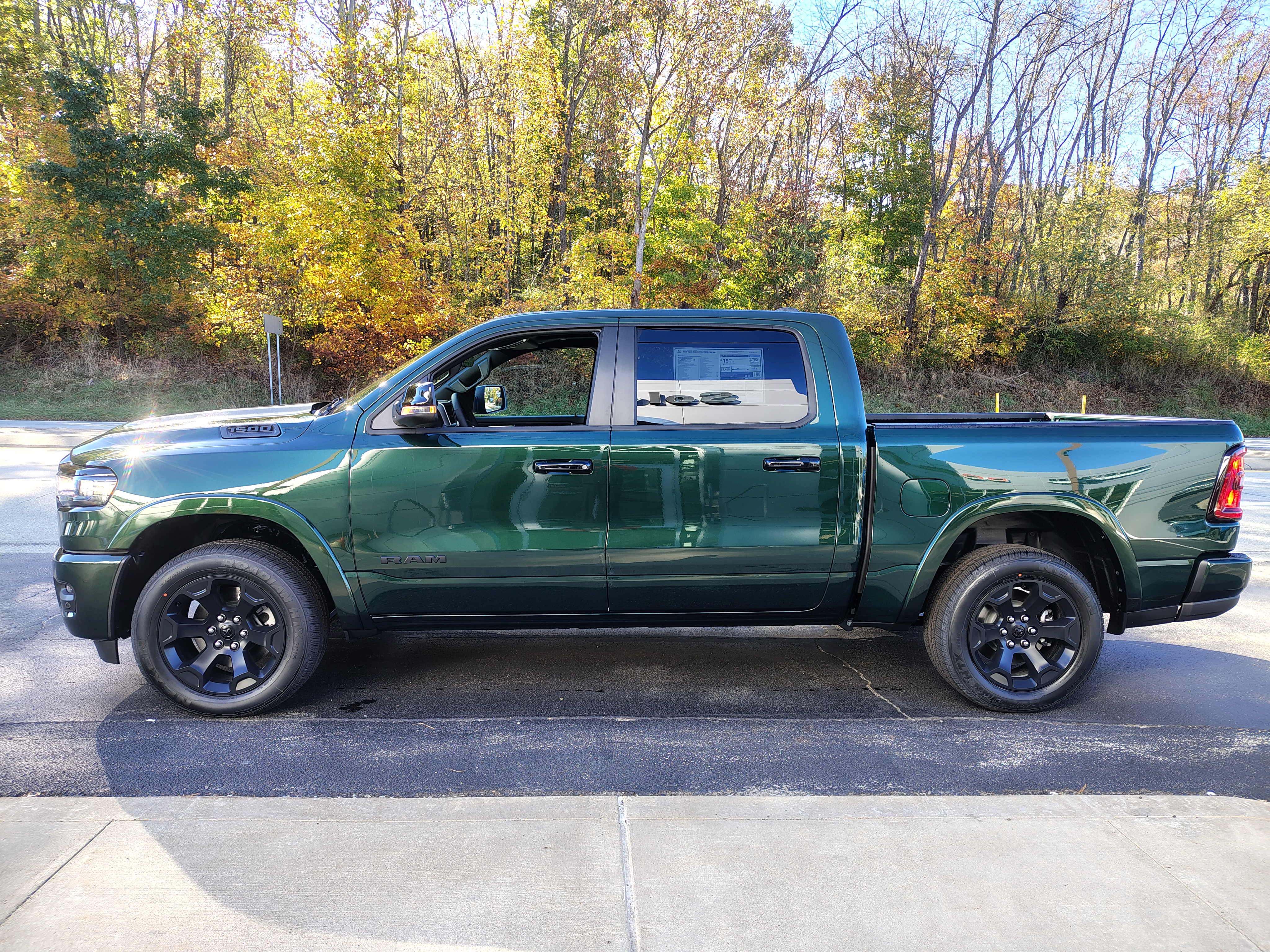 2027 Ram 1500 photo 6 of 40