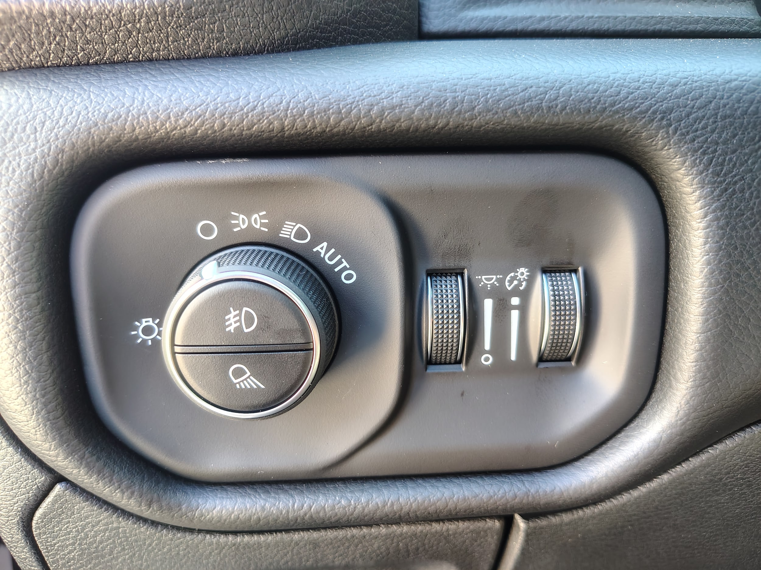 2027 Ram 1500 photo 27 of 41
