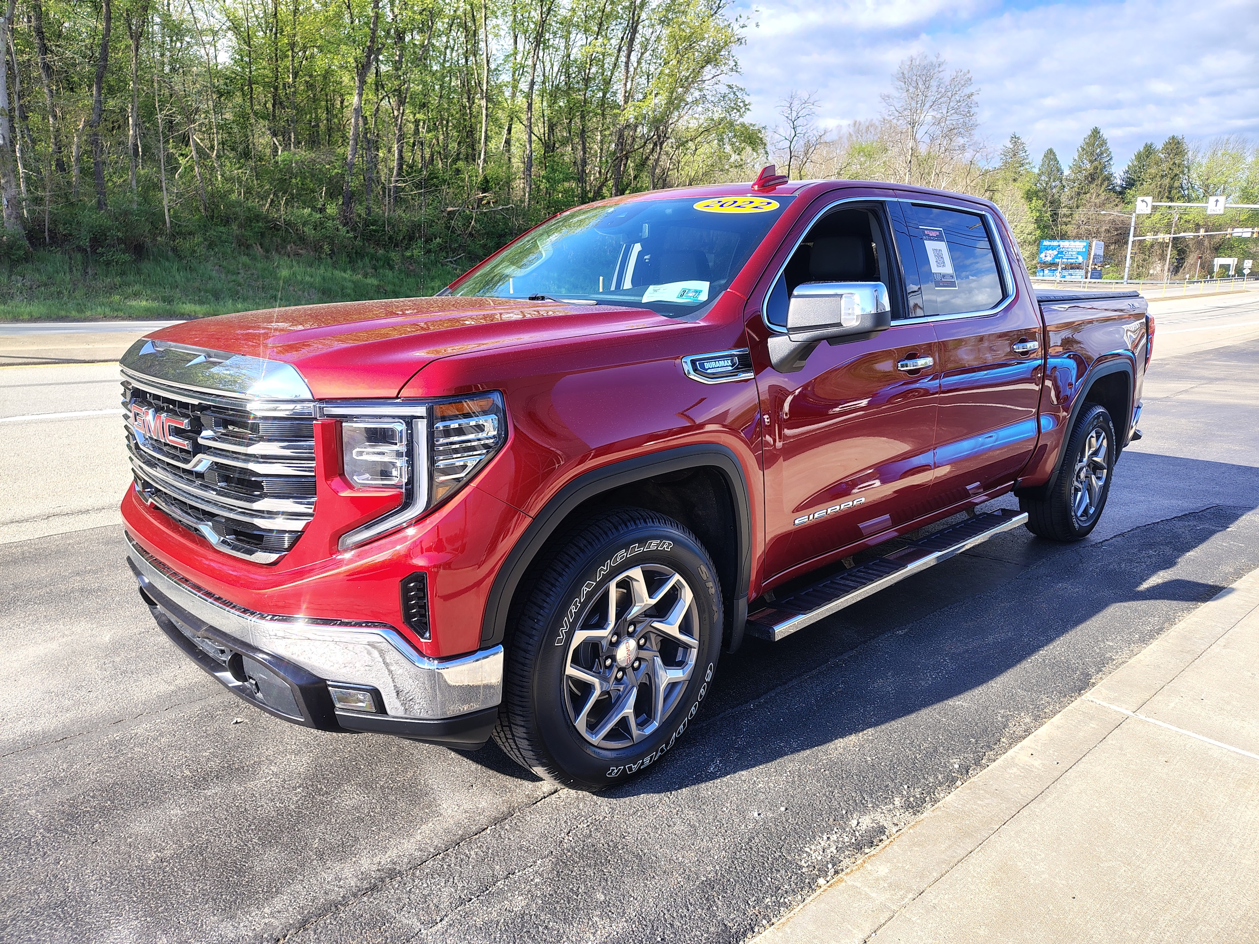 2022 GMC Sierra 1500 SLT - 3
