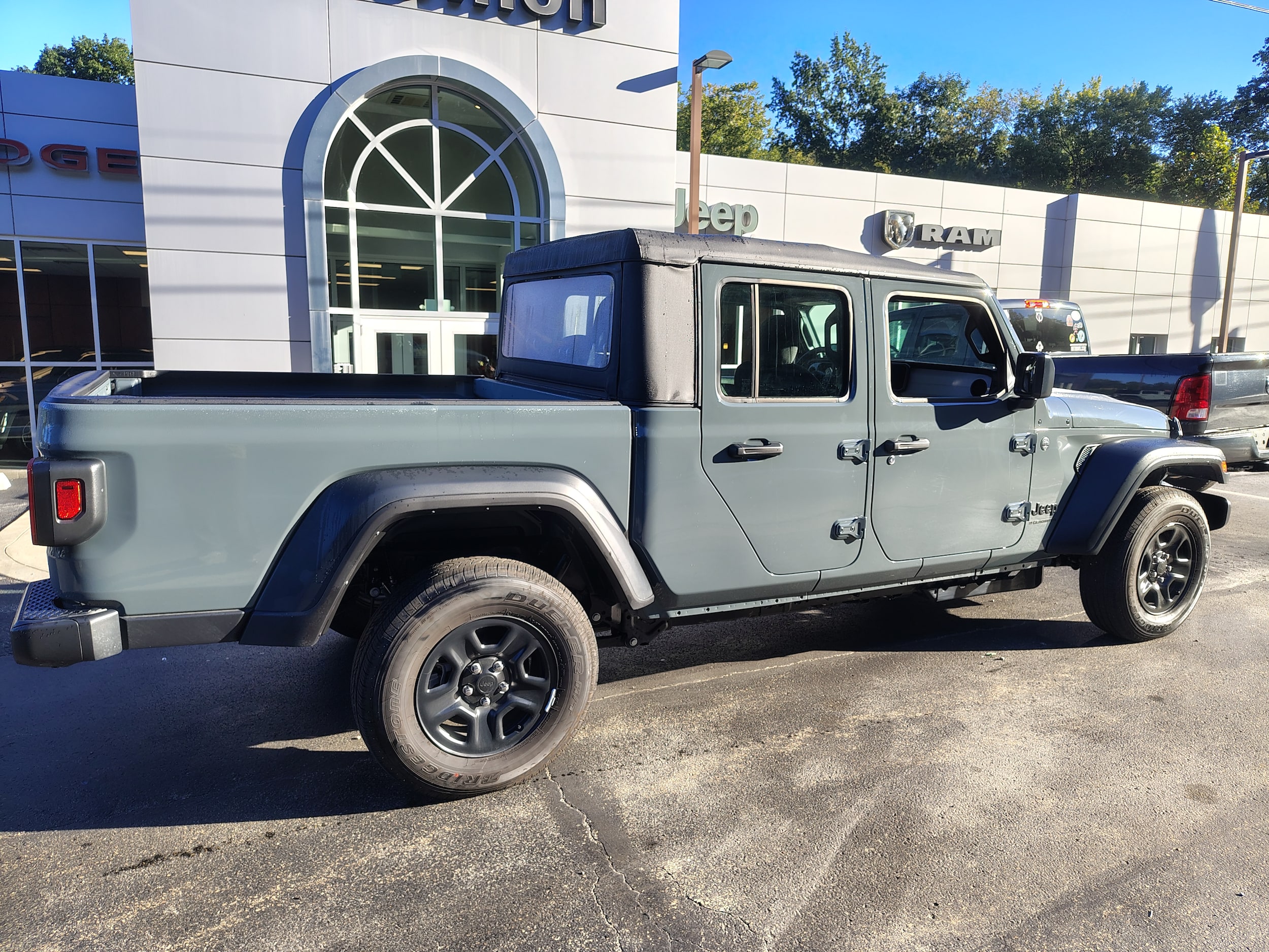 2026 Jeep Gladiator SPORT 4X4 - 10