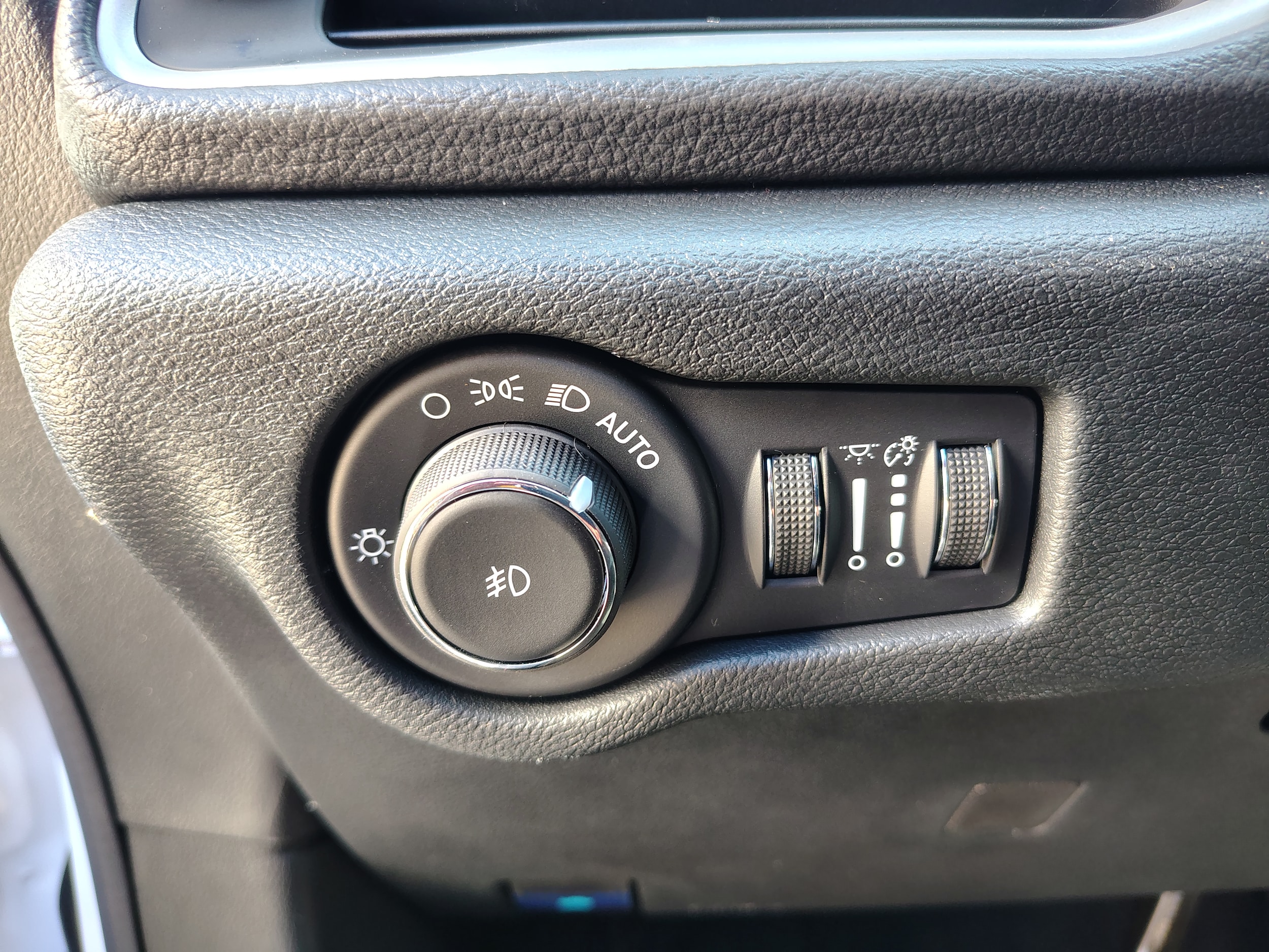 2026 Chrysler Pacifica SELECT Bright White at Three Rivers CJD