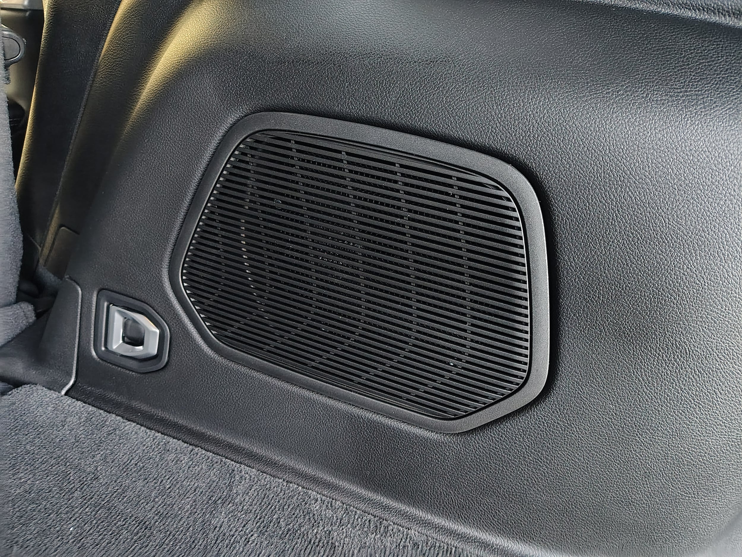 2027 Jeep Grand Cherokee photo 12 of 43