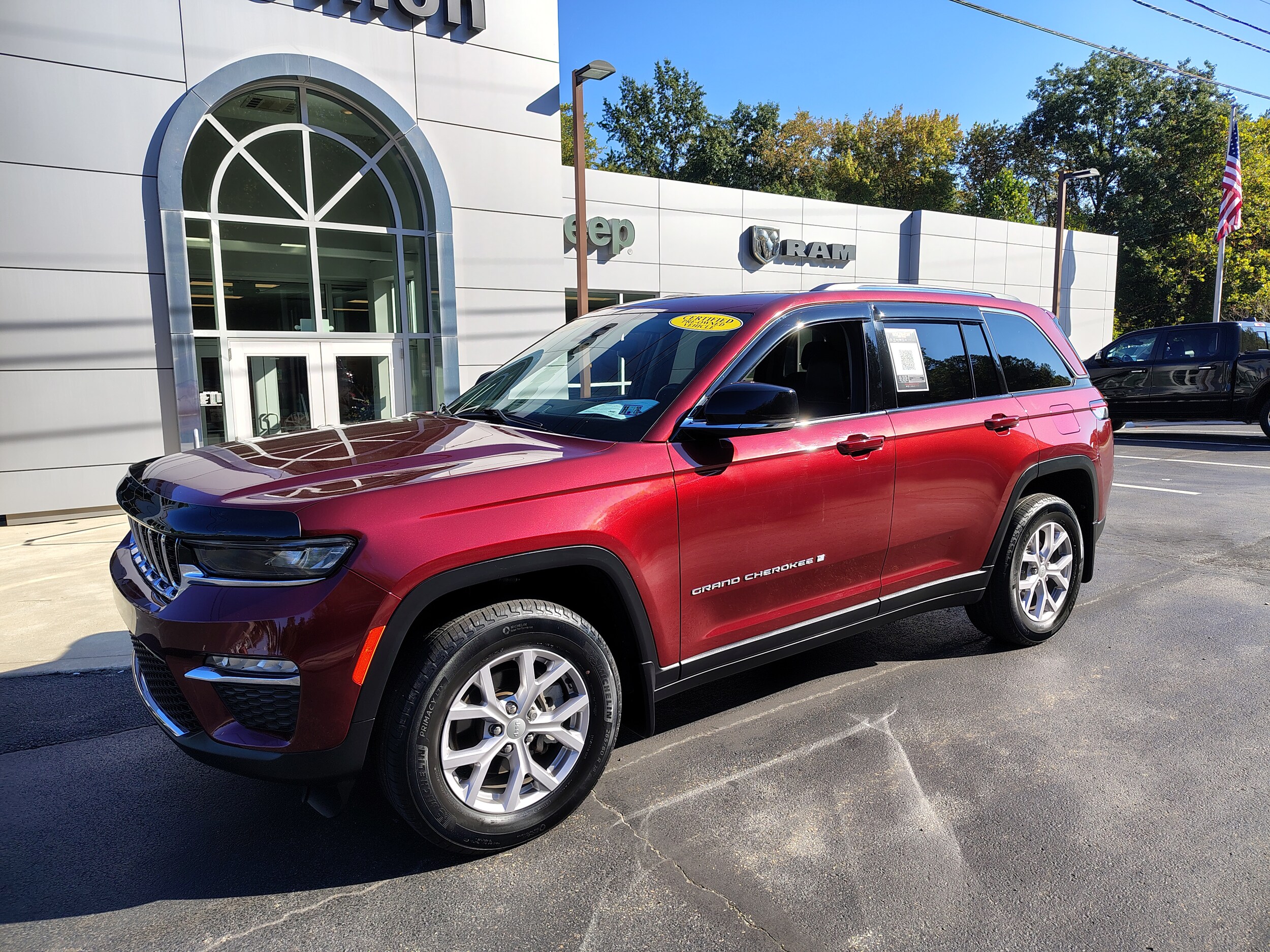 2022 Jeep Grand Cherokee Limited photo 2