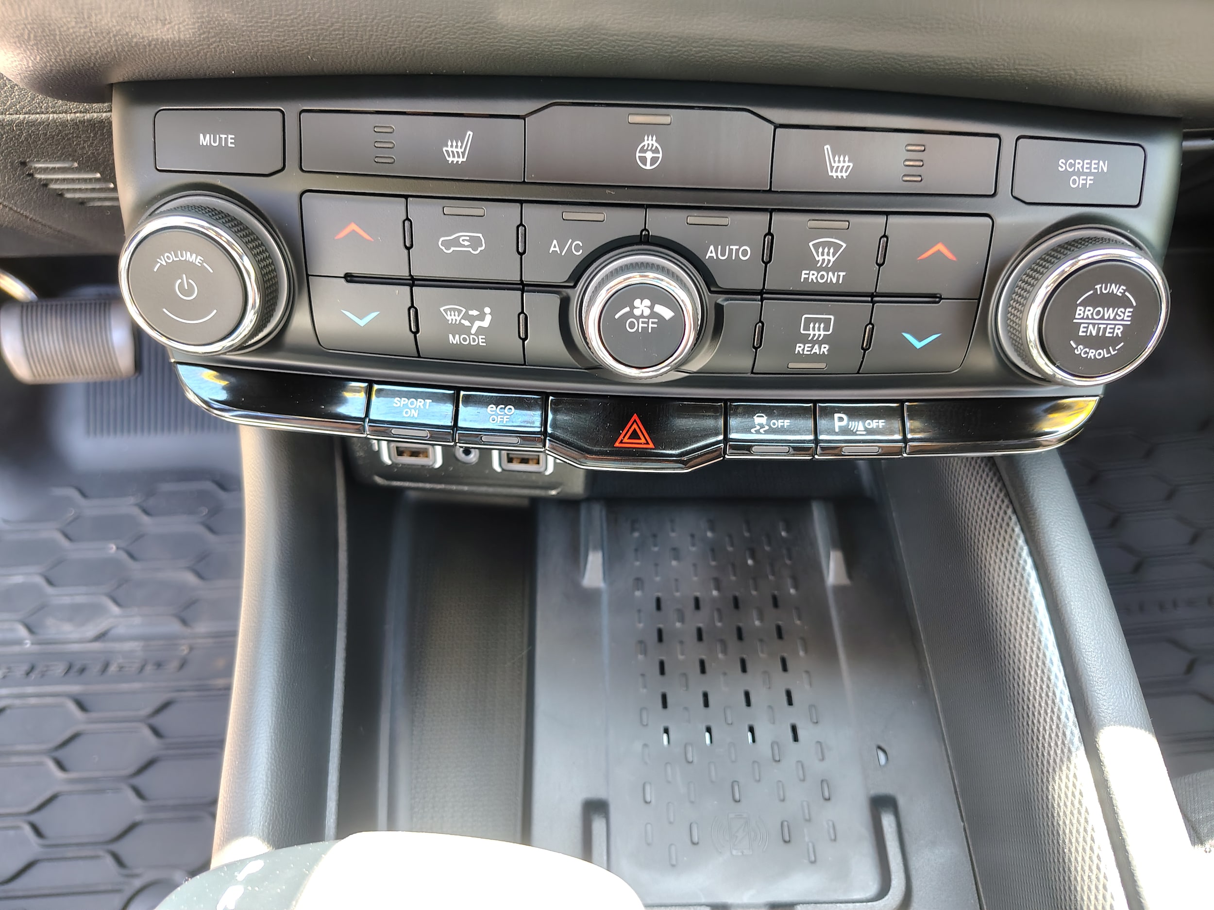 2026 Dodge Durango GT HEMI V8 White Knuckle Clearcoat at Solomon CJD Brownsville