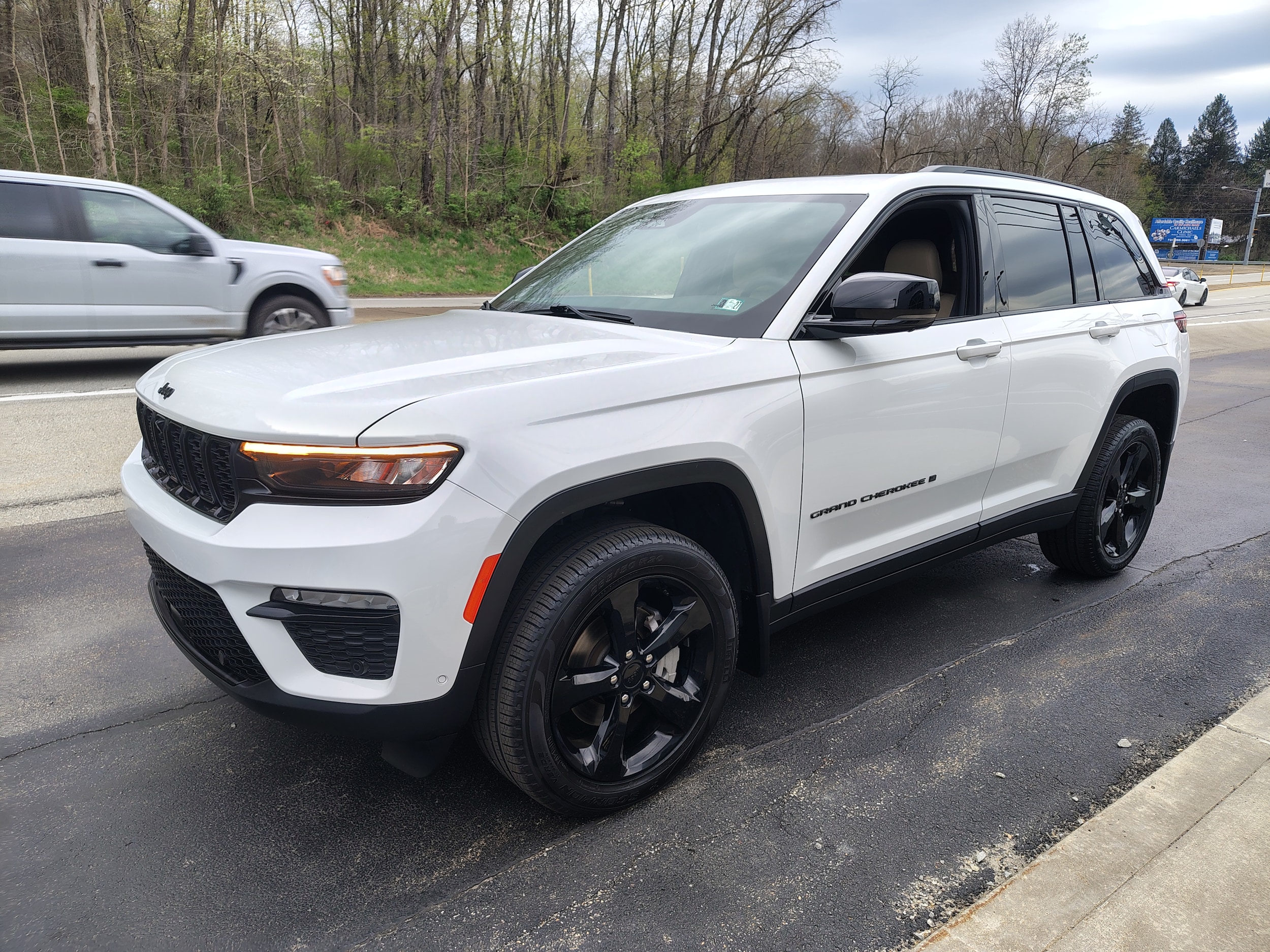 2024 Jeep Grand Cherokee Limited Bright White Clearcoat at Solomon CJD Carmichaels