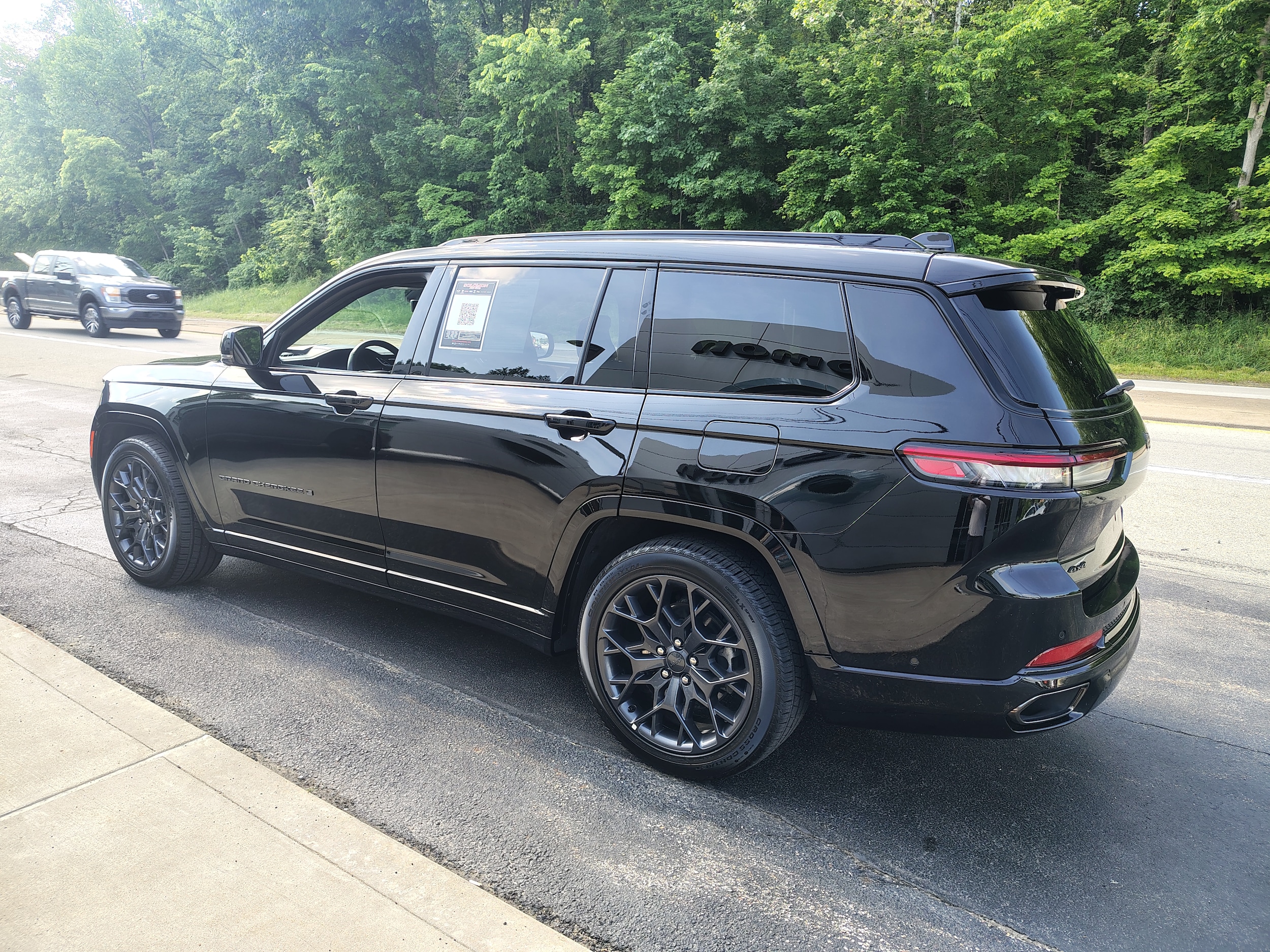 2025 Jeep Grand Cherokee L Summit Reserve Diamond Black Crystal Pearlcoat at Solomon CJD Carmichaels