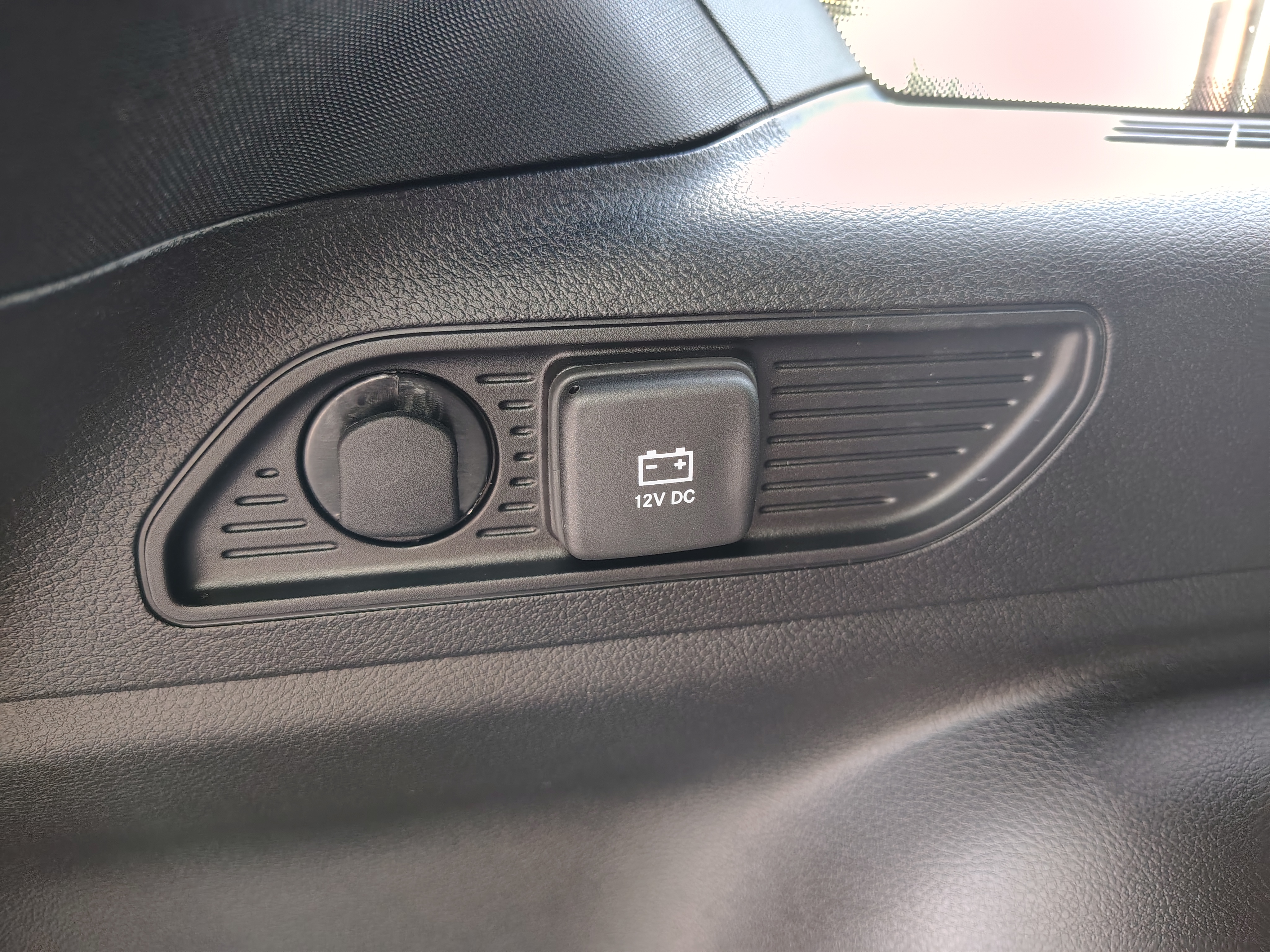 2027 Jeep Grand Cherokee photo 13 of 42