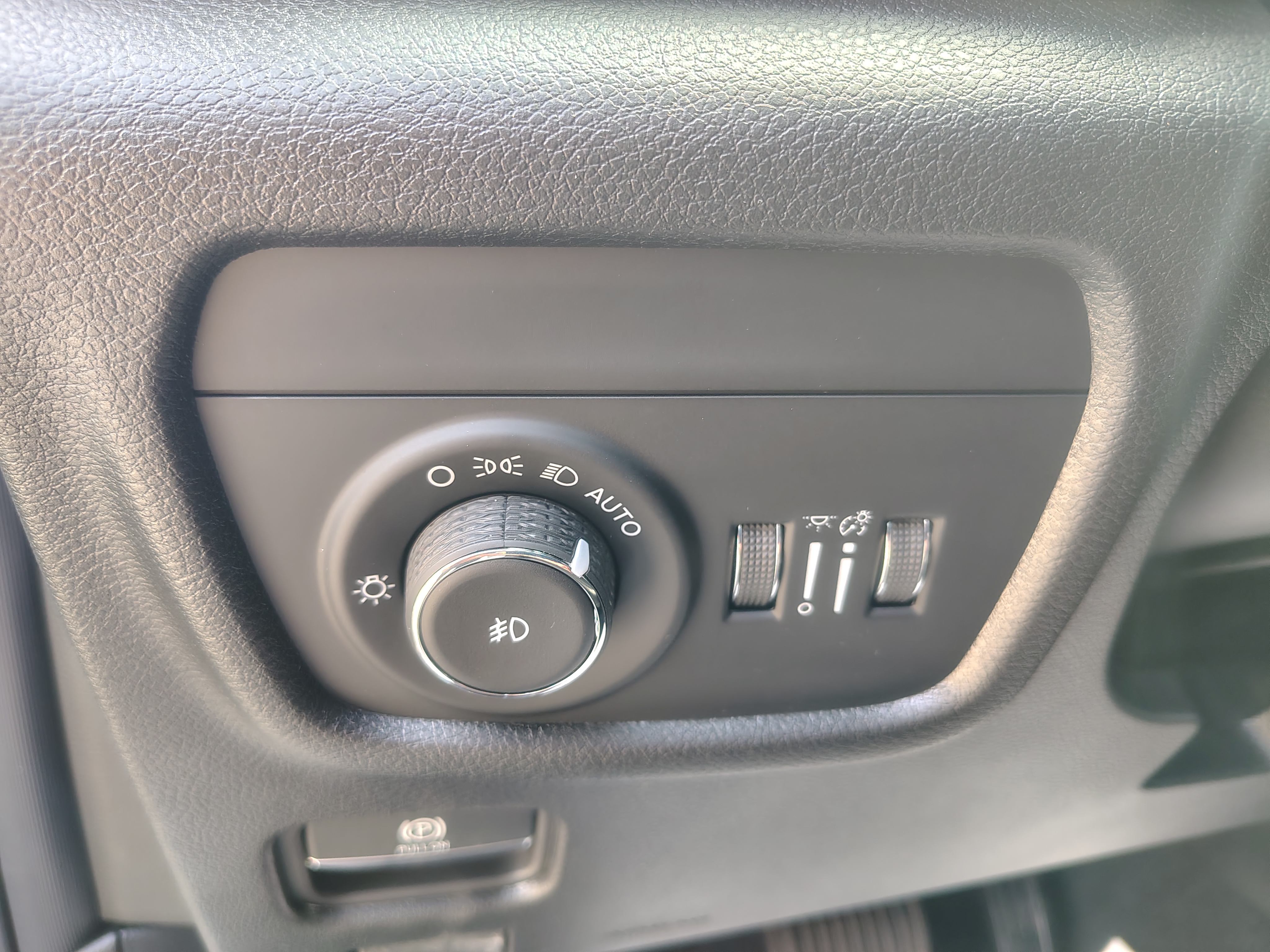 2027 Jeep Grand Cherokee photo 28 of 42