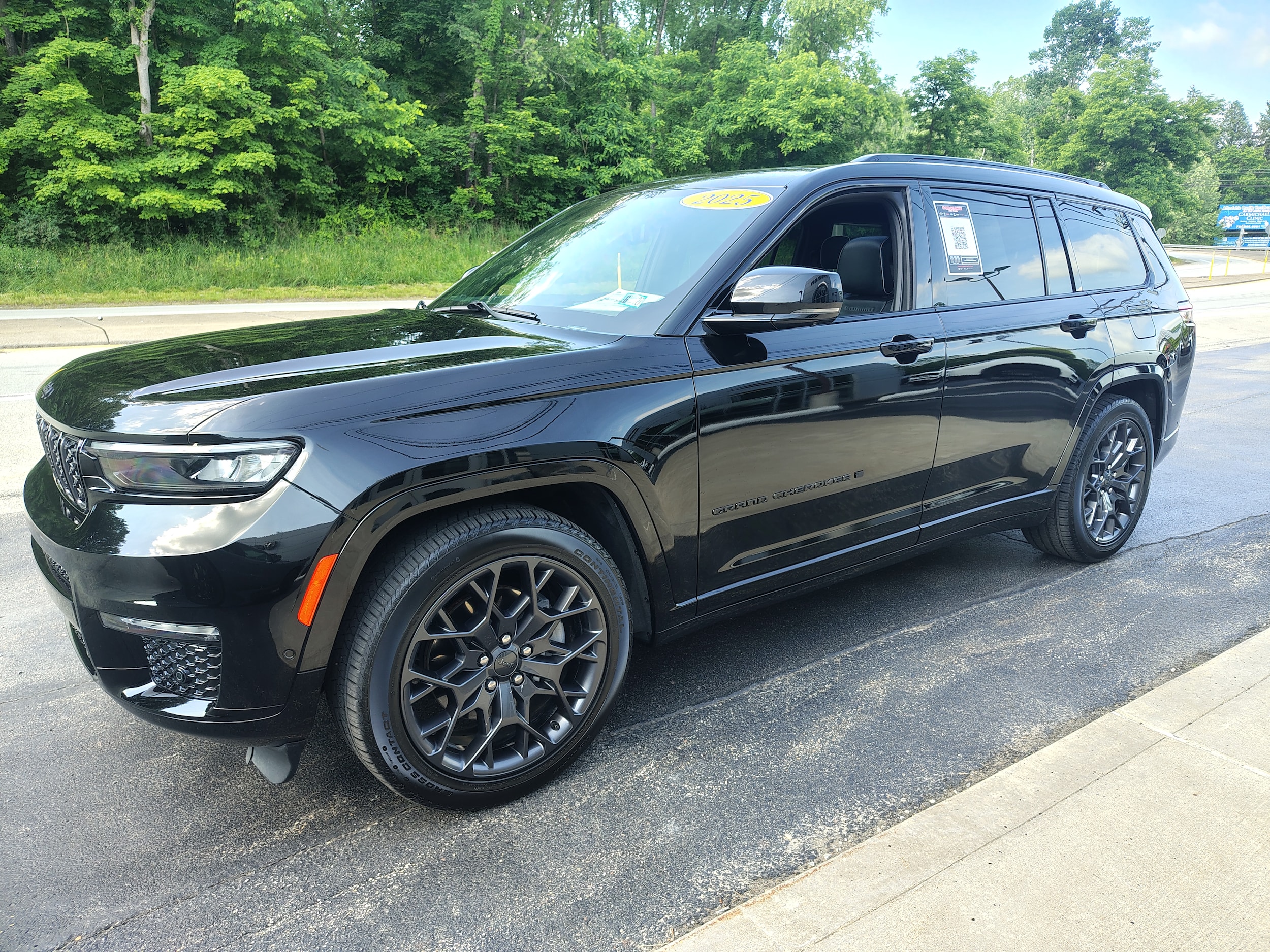 2025 Jeep Grand Cherokee L Summit Reserve Diamond Black Crystal Pearlcoat at Solomon CJD Carmichaels