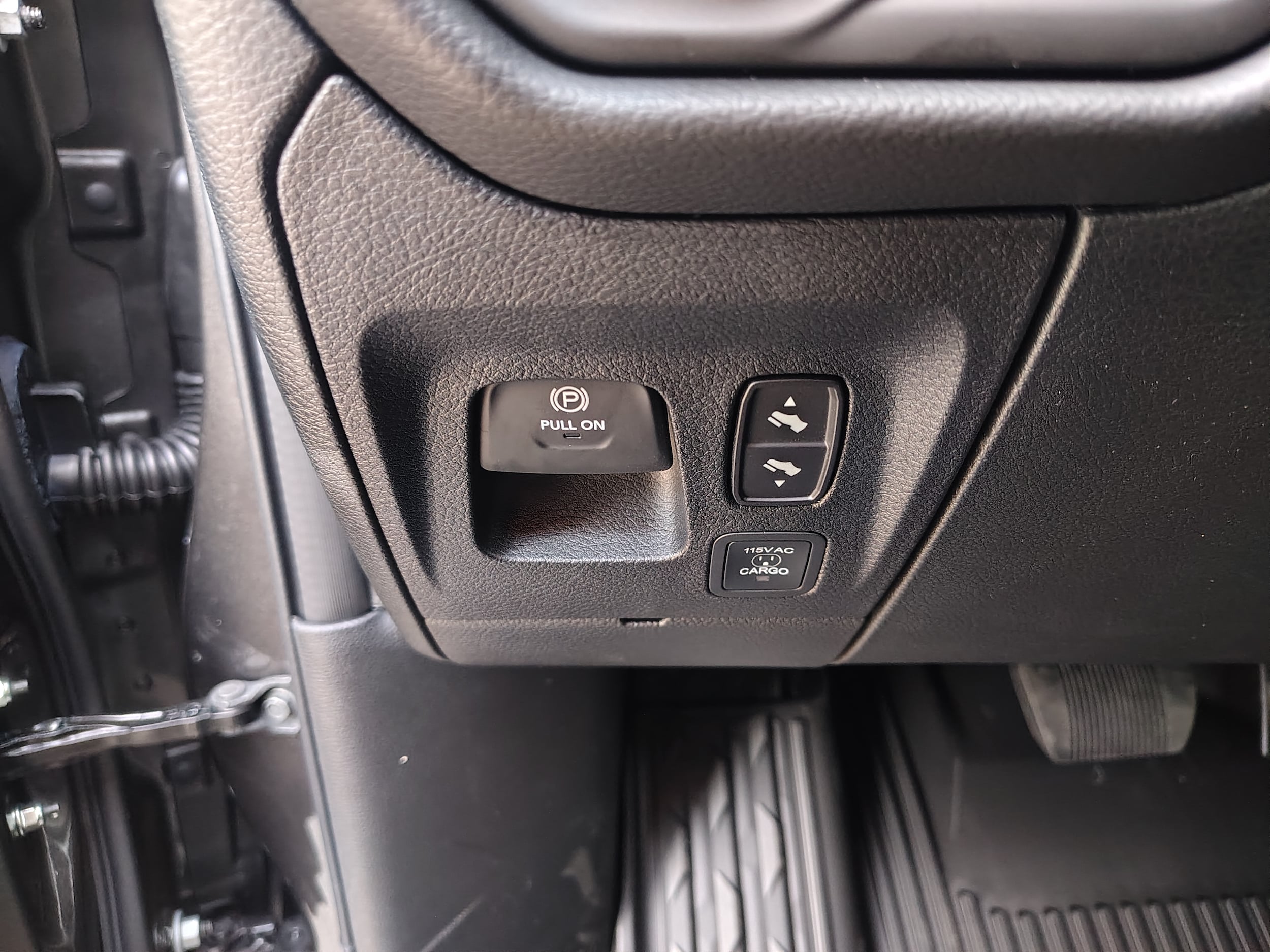 2027 Ram 1500 photo 28 of 40