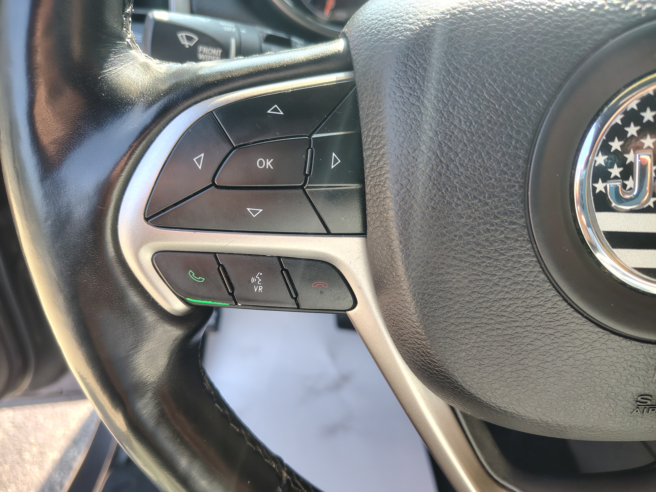 2021 Jeep Grand Cherokee Laredo X Granite Crystal Metallic Clearcoat at Solomon CJD Carmichaels