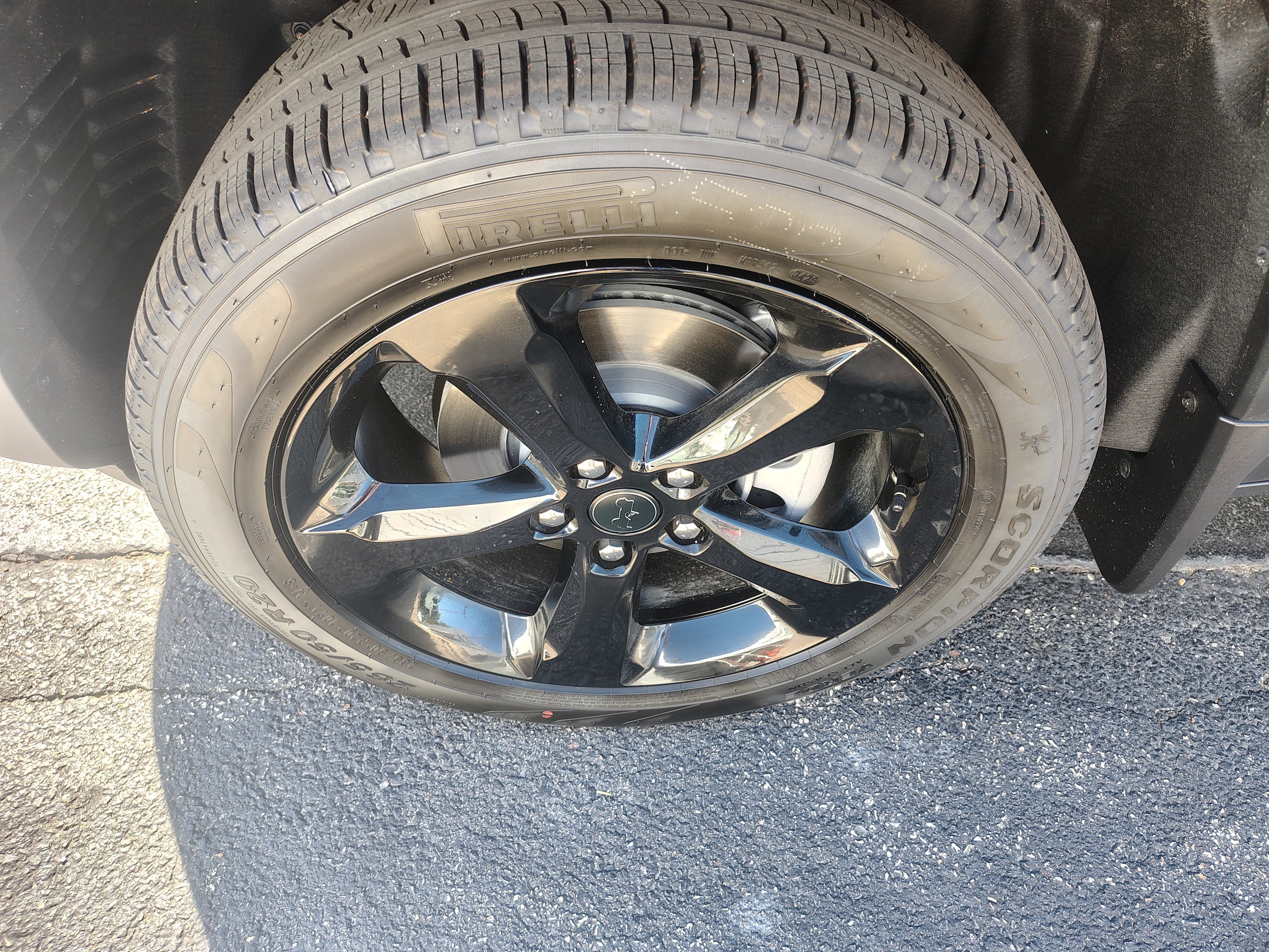 2027 Jeep Grand Cherokee photo 5 of 45