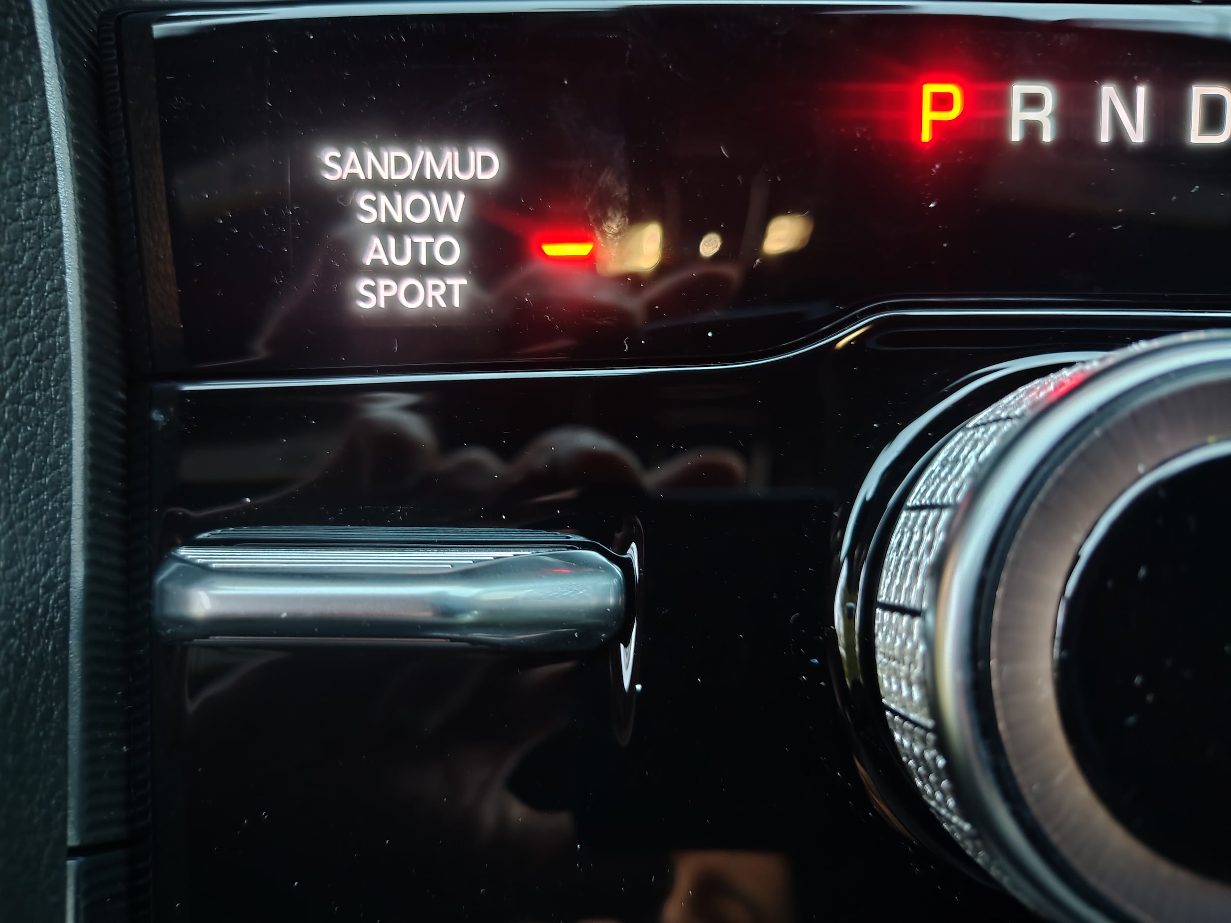 2027 Jeep Grand Cherokee photo 38 of 41