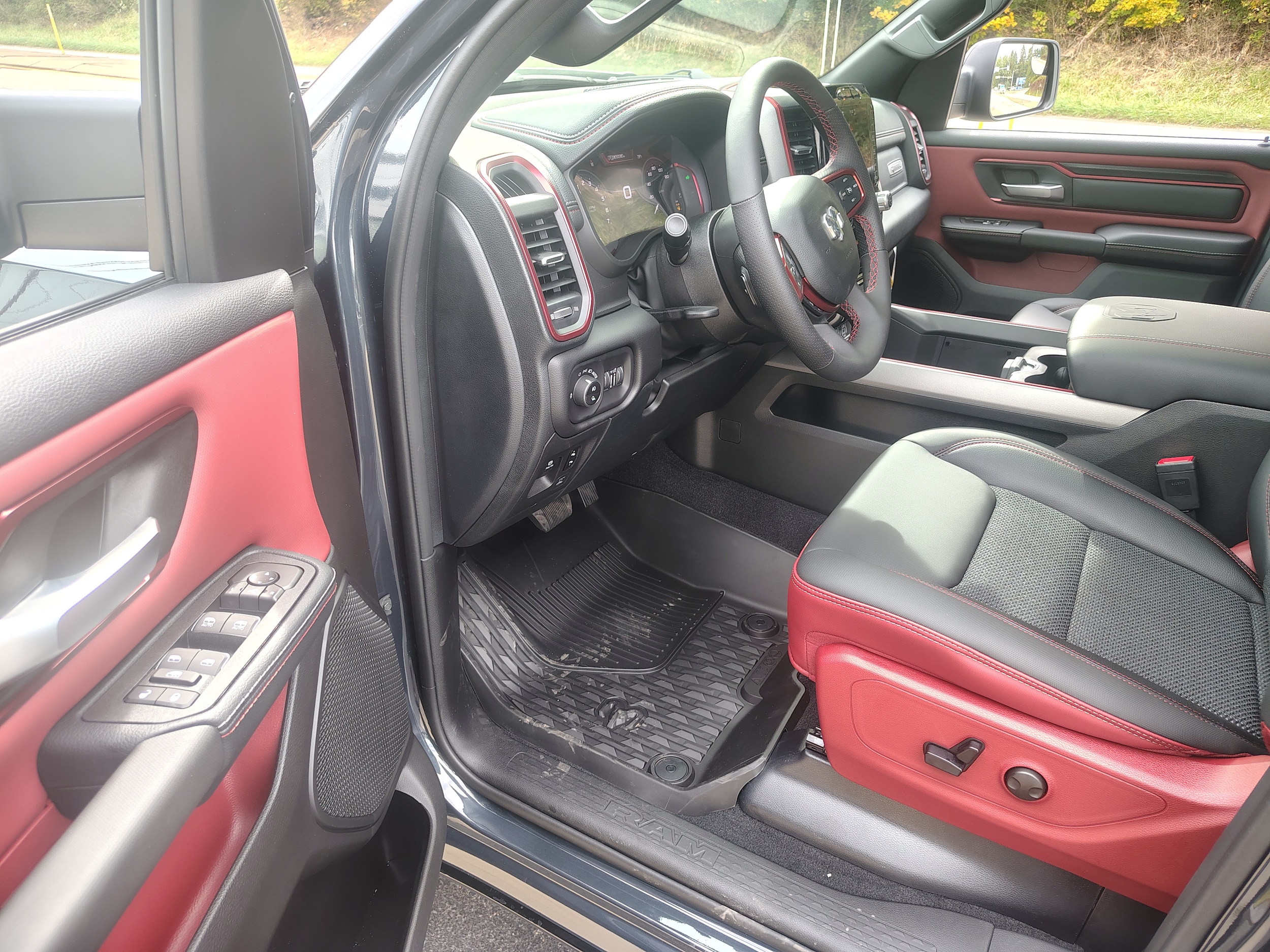 2027 Ram 1500 photo 13 of 19
