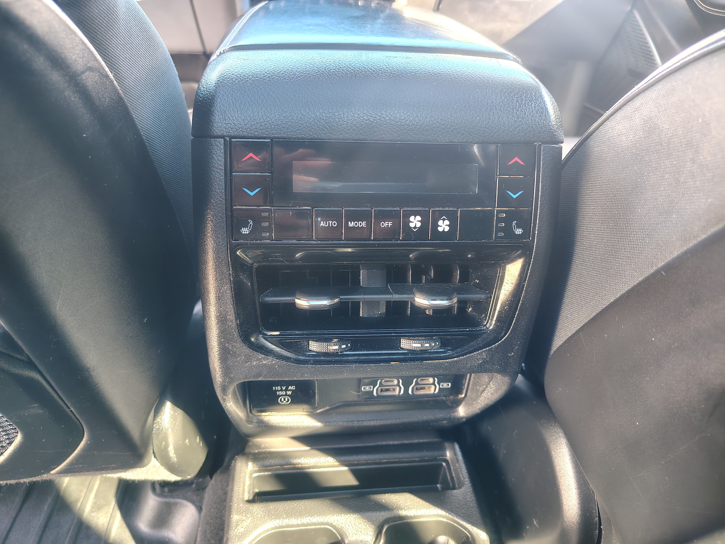 2022 Jeep Grand Cherokee L photo 29 of 46