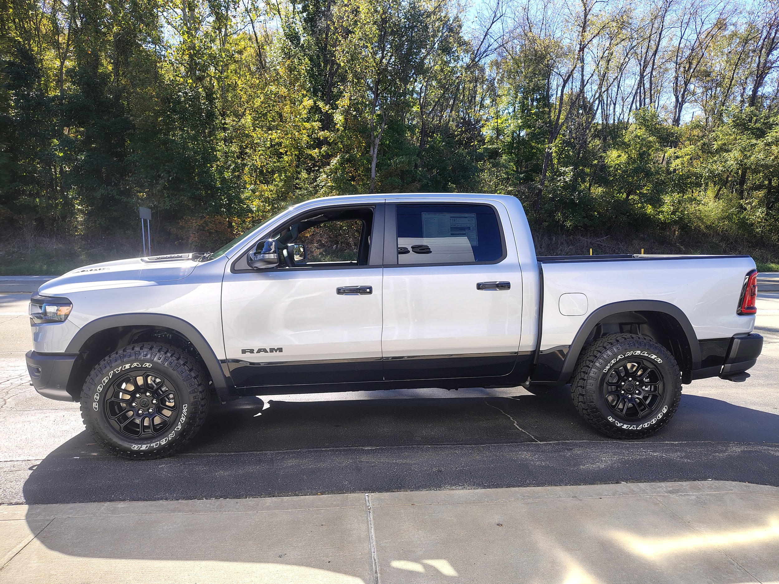 2027 Ram 1500 photo 8 of 41