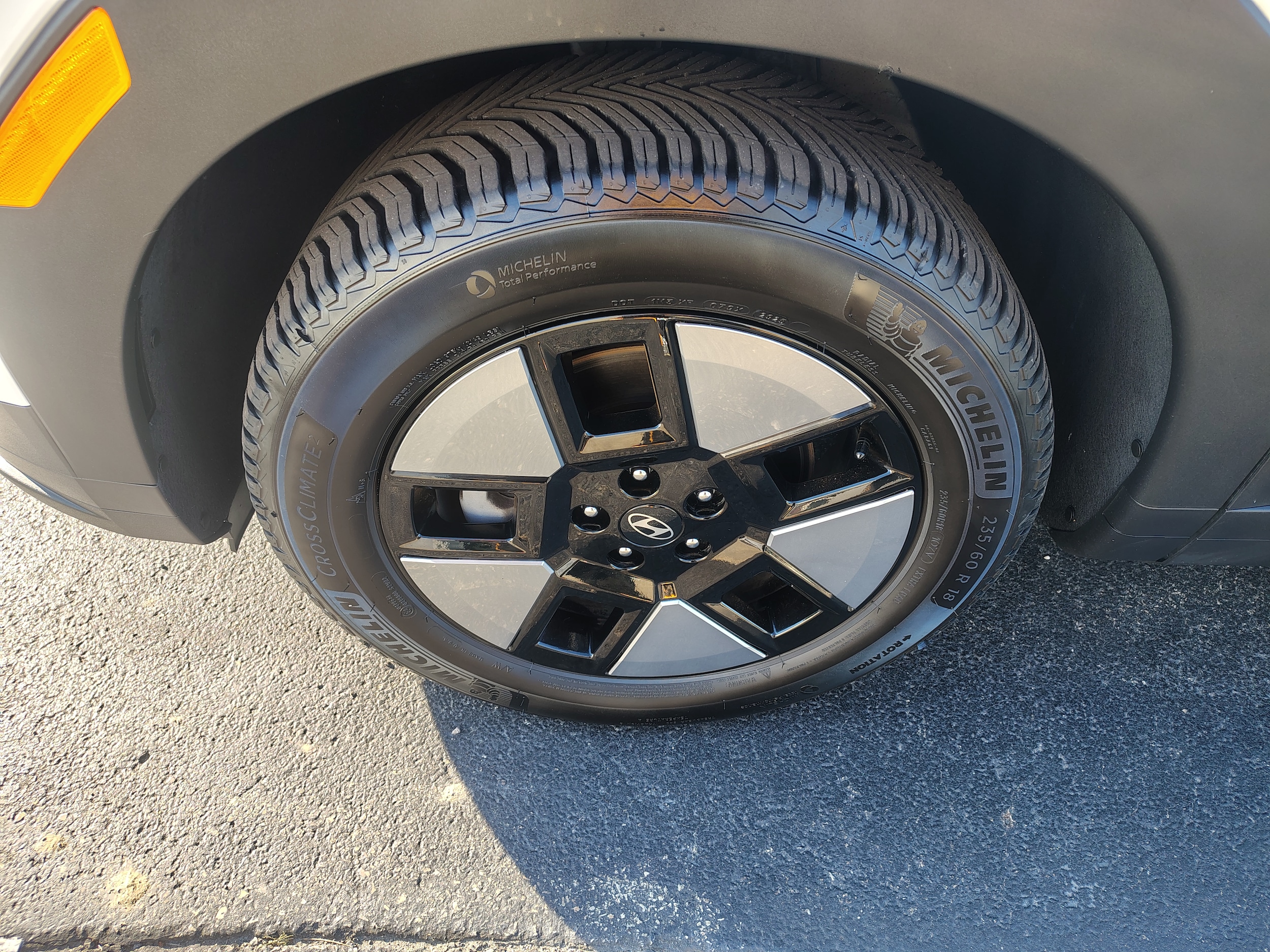 2025 Hyundai Santa Fe Hybrid photo 5 of 40