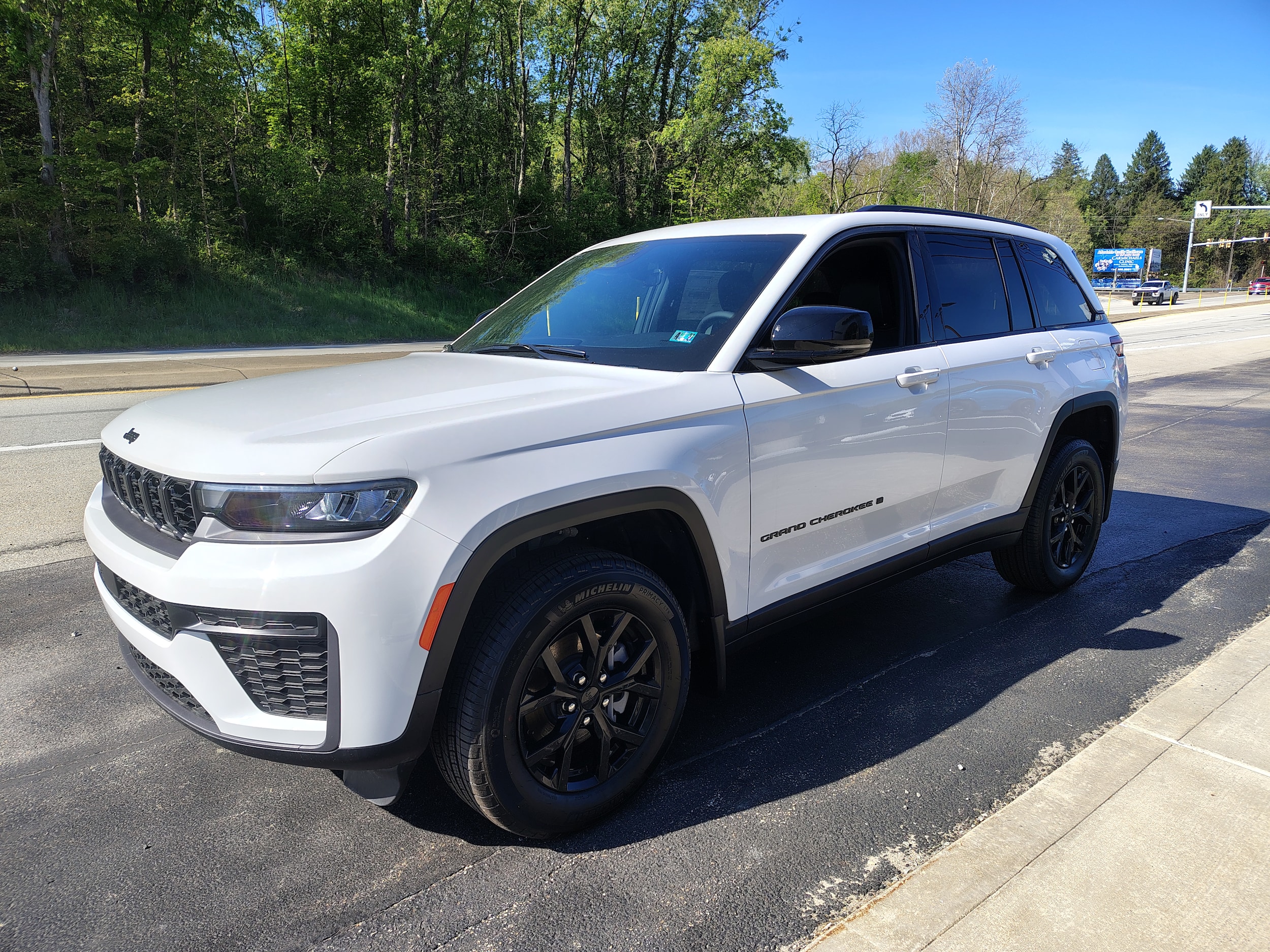 2026 Jeep Grand Cherokee LAREDO ALTITUDE 4X4 Bright White at Rick Weaver GMC