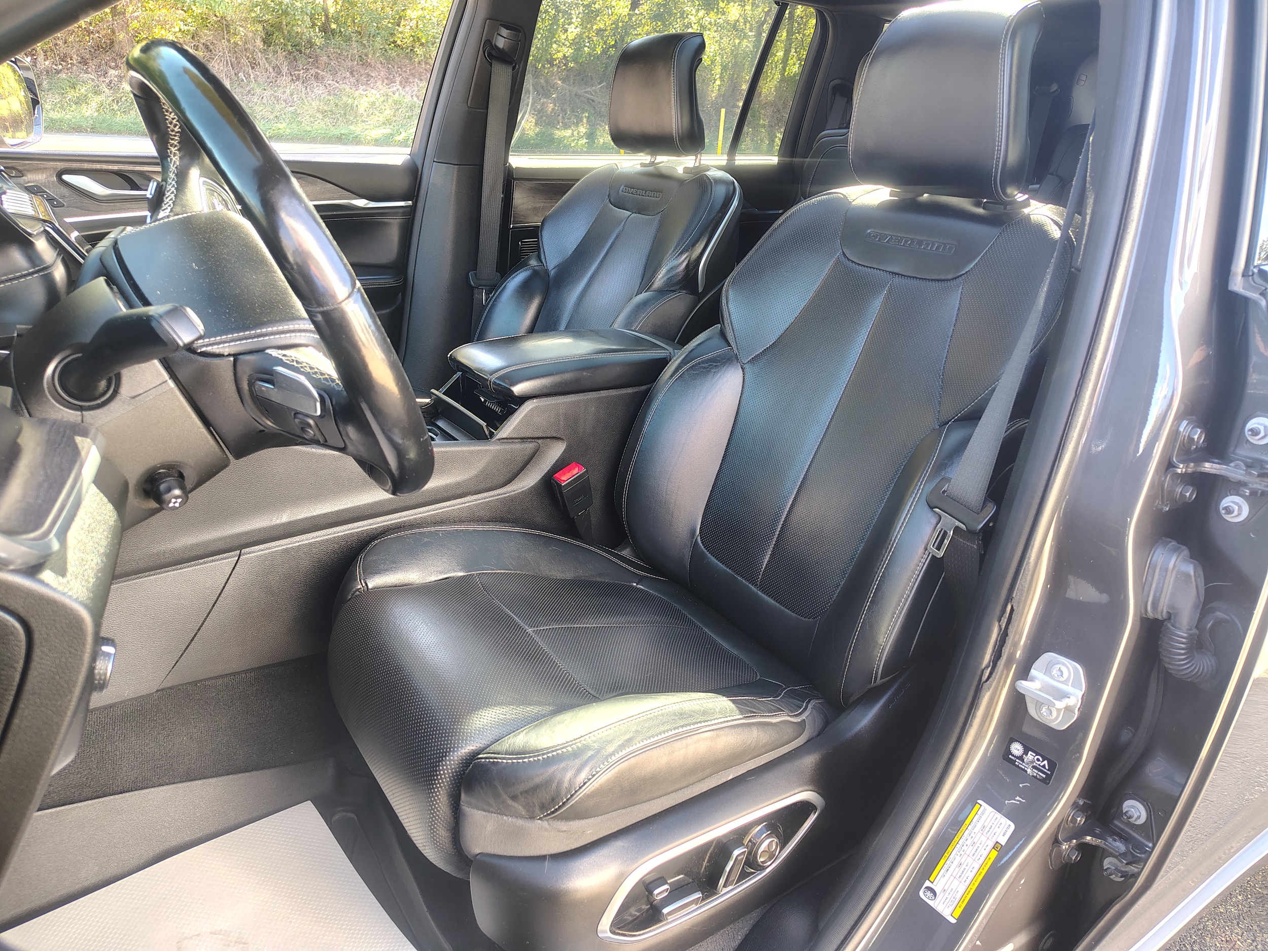 2022 Jeep Grand Cherokee L photo 19 of 46