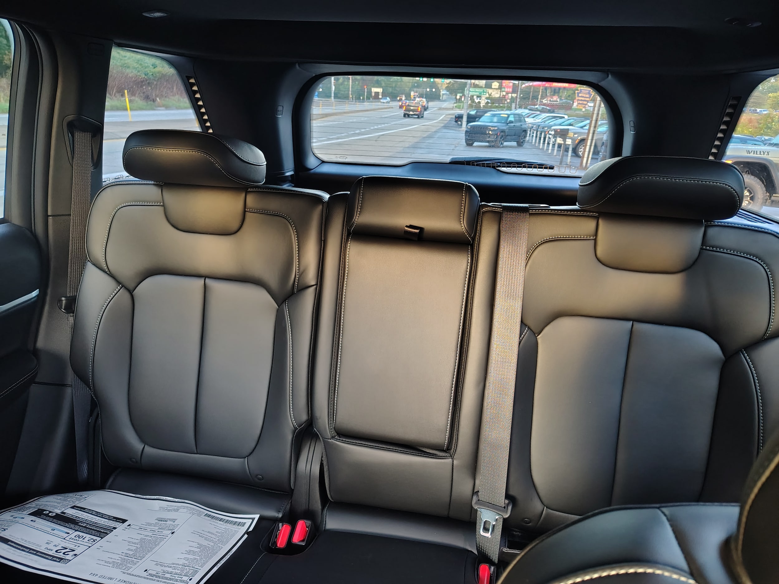 2027 Jeep Grand Cherokee photo 24 of 43