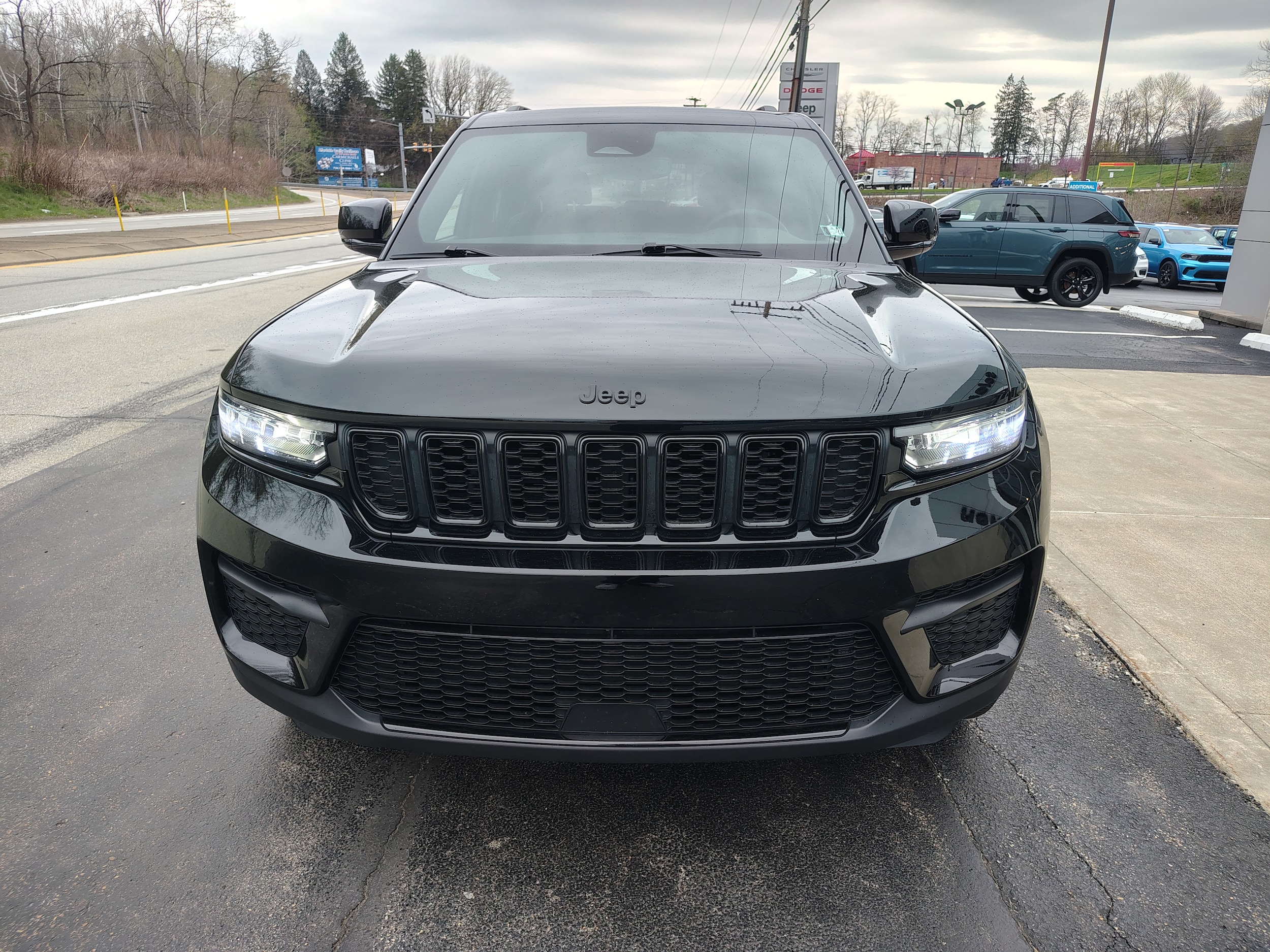 2024 Jeep Grand Cherokee Altitude X - 2
