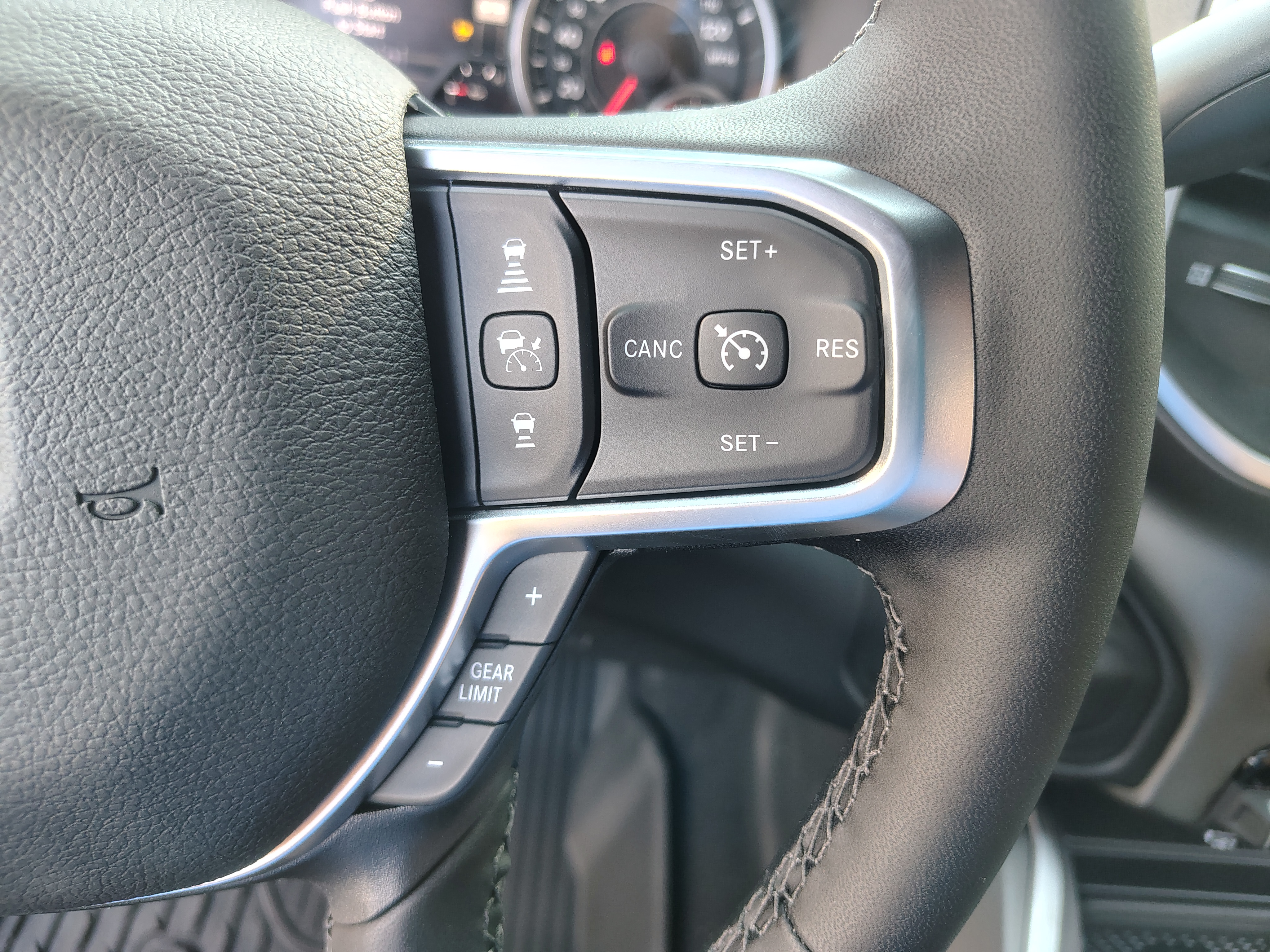2027 Ram 2500 photo 31 of 40