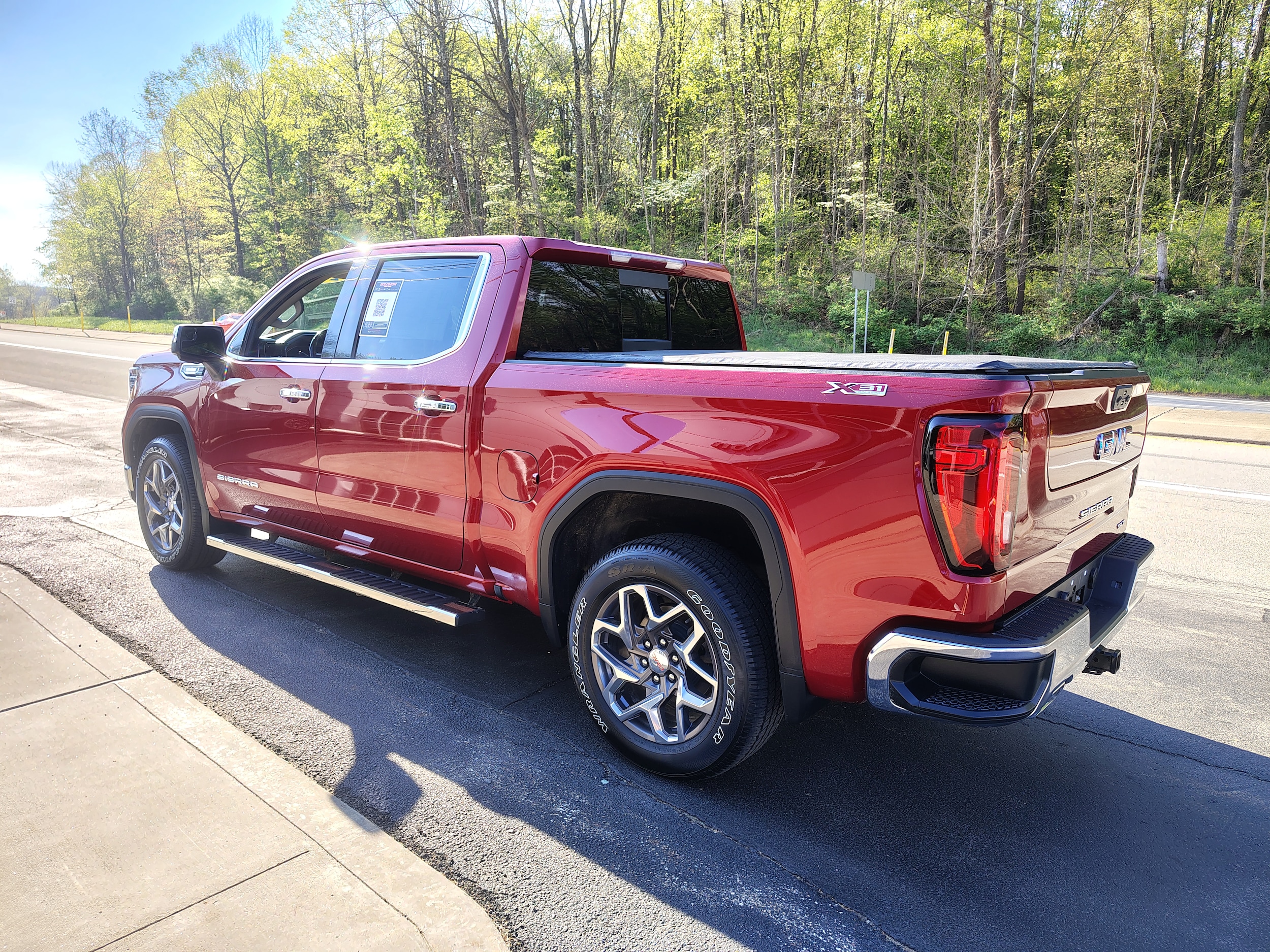 2022 GMC Sierra 1500 SLT - 7