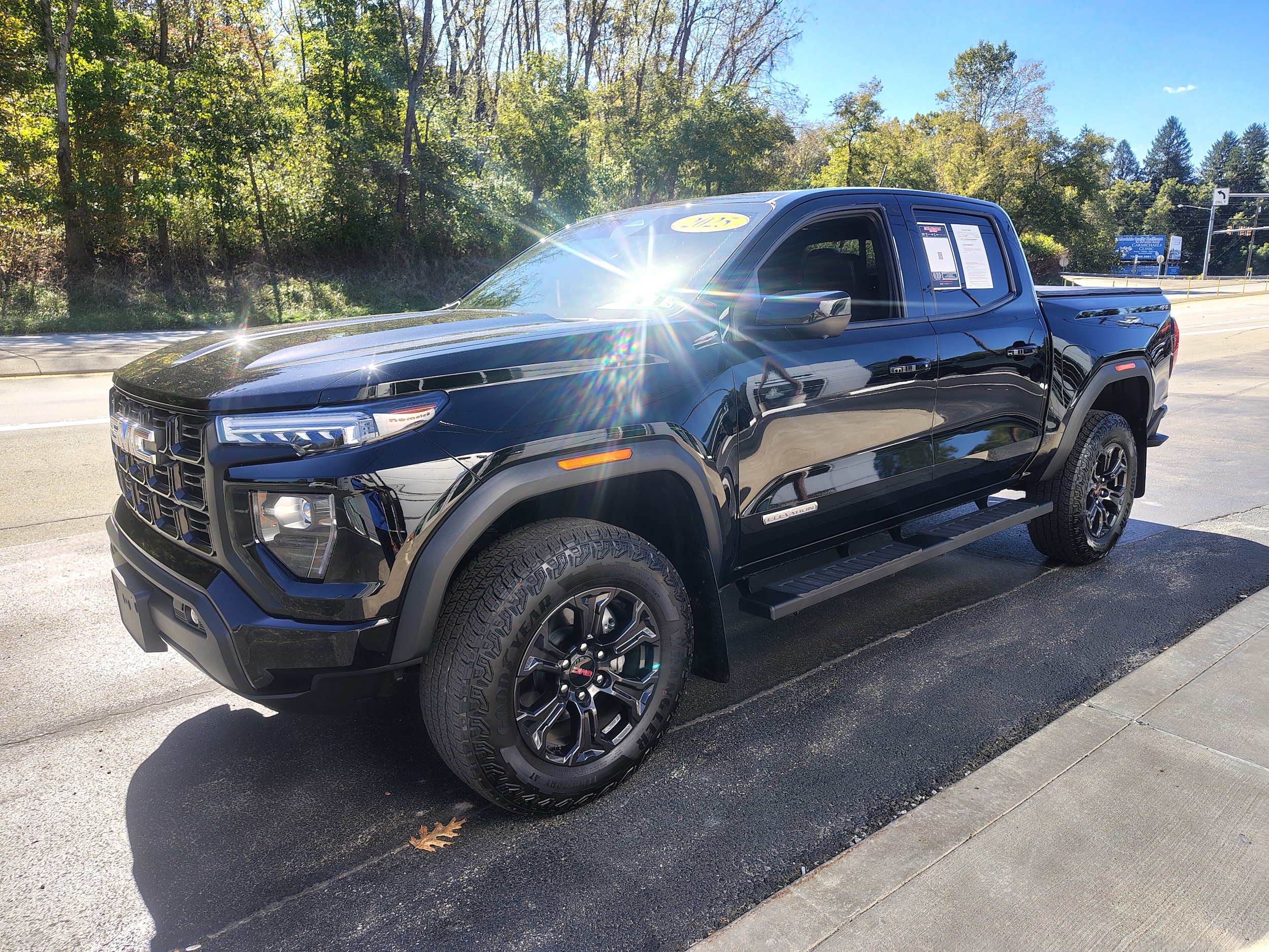 2025 GMC Canyon photo 5 of 39