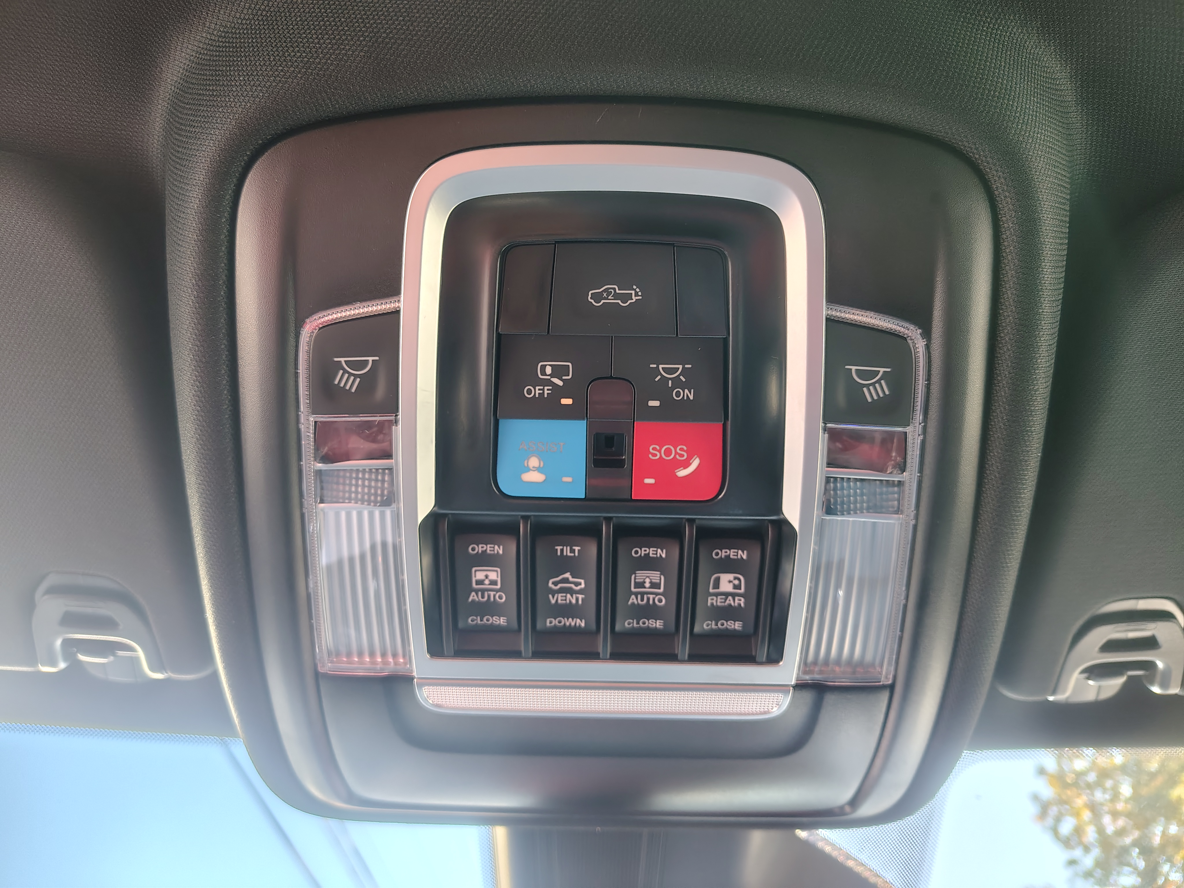 2027 Ram 1500 photo 39 of 40
