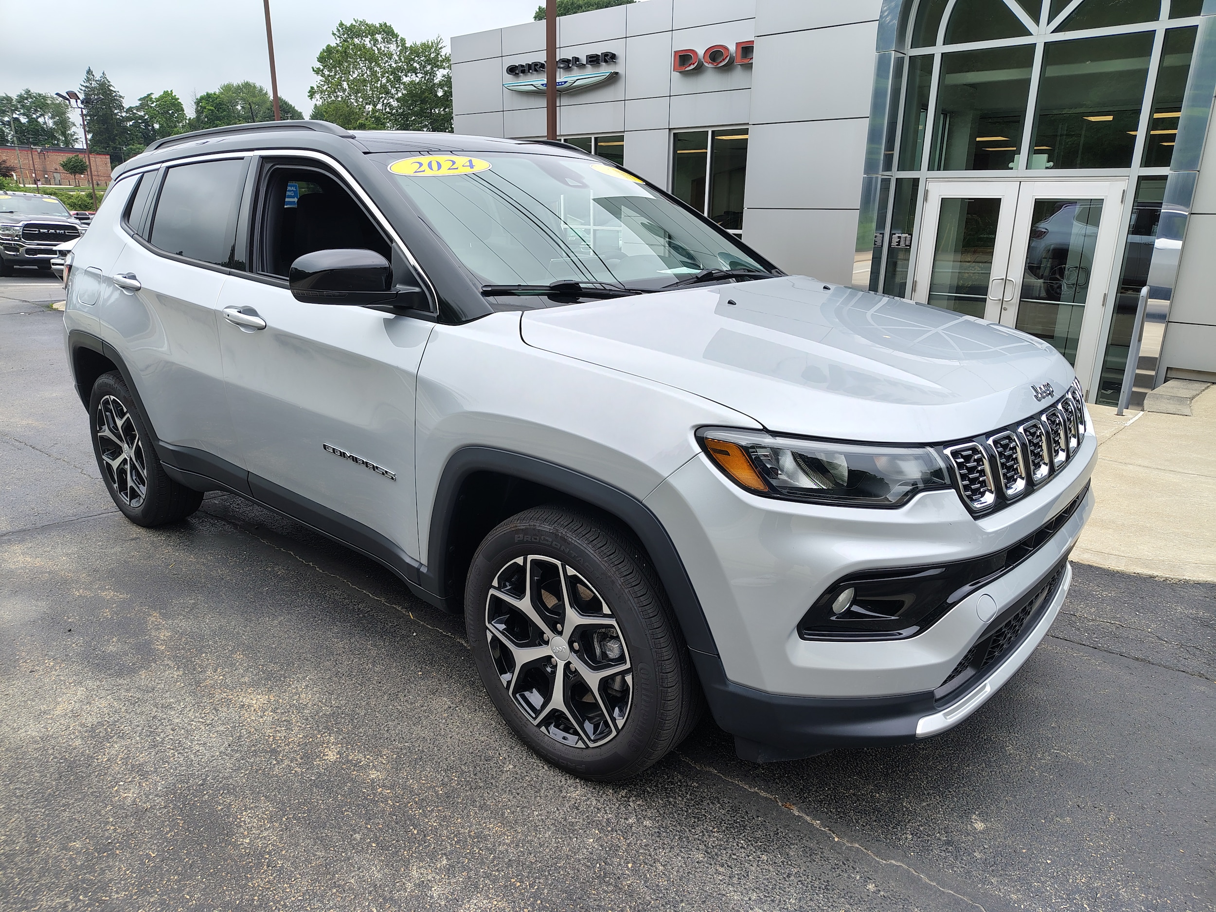 2024 Jeep Compass Limited Silver Zynith Metallic Clearcoat at Solomon CJD Carmichaels