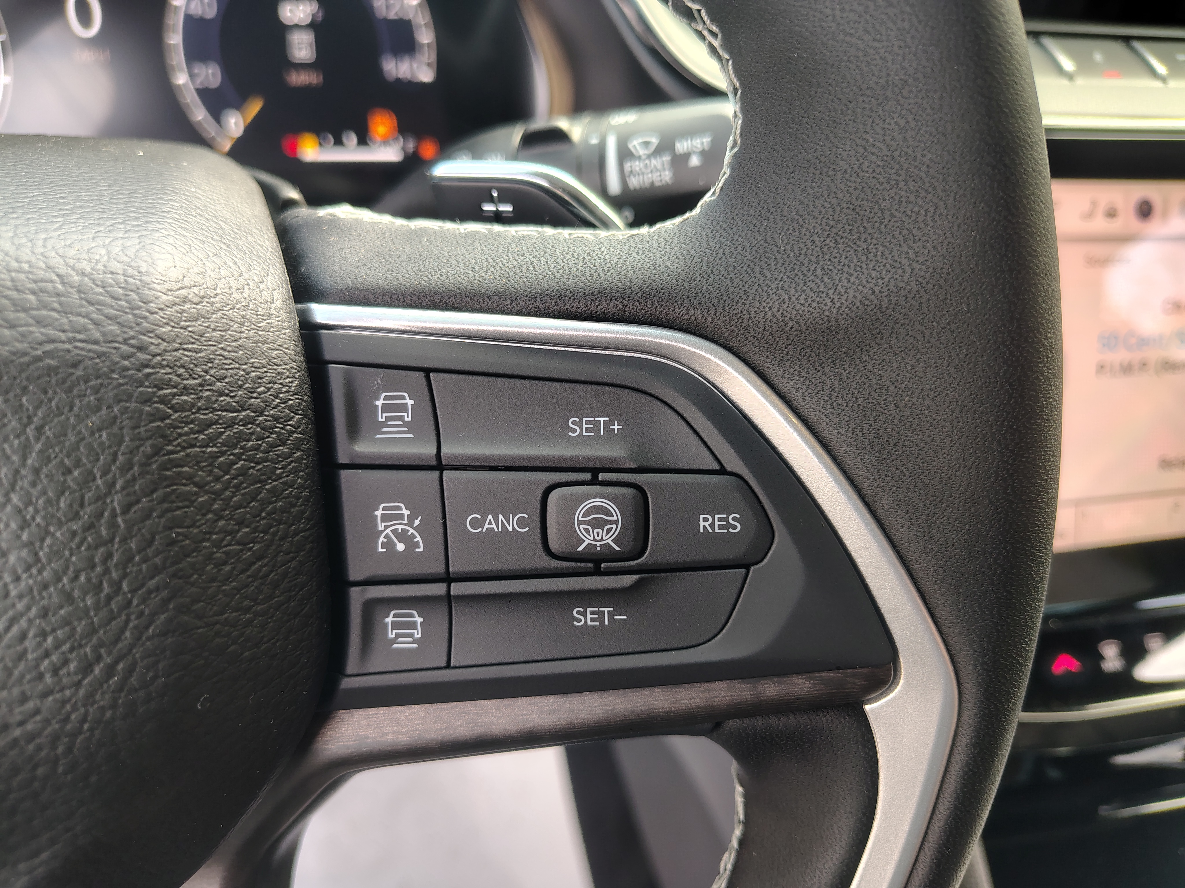 2027 Jeep Grand Cherokee photo 35 of 42