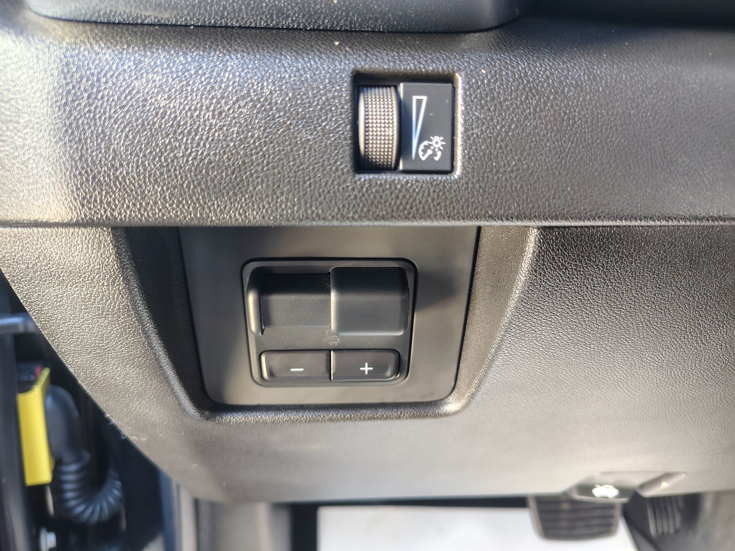 2025 GMC Canyon photo 27 of 39