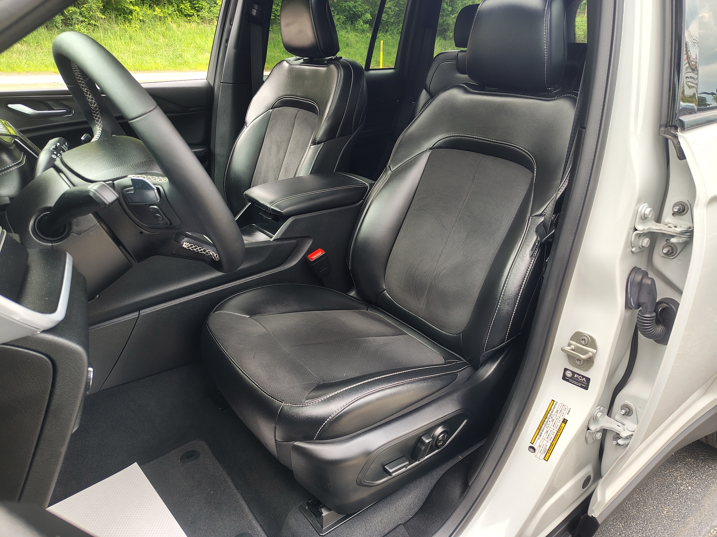 2024 Jeep Grand Cherokee Altitude X Bright White Clearcoat at Solomon CJD Carmichaels