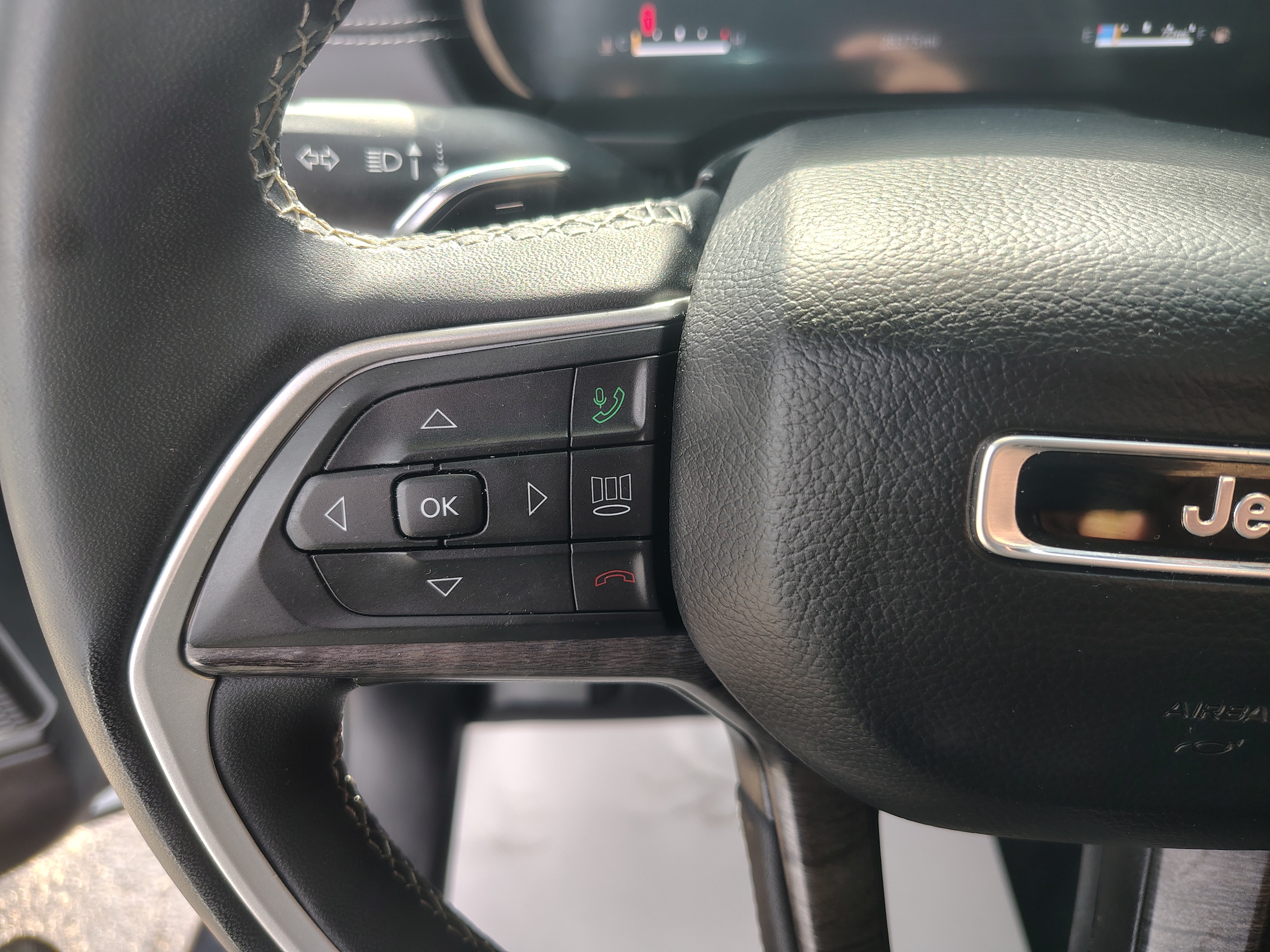 2024 Jeep Grand Cherokee L Limited Bright White Clearcoat at Solomon CJD Carmichaels