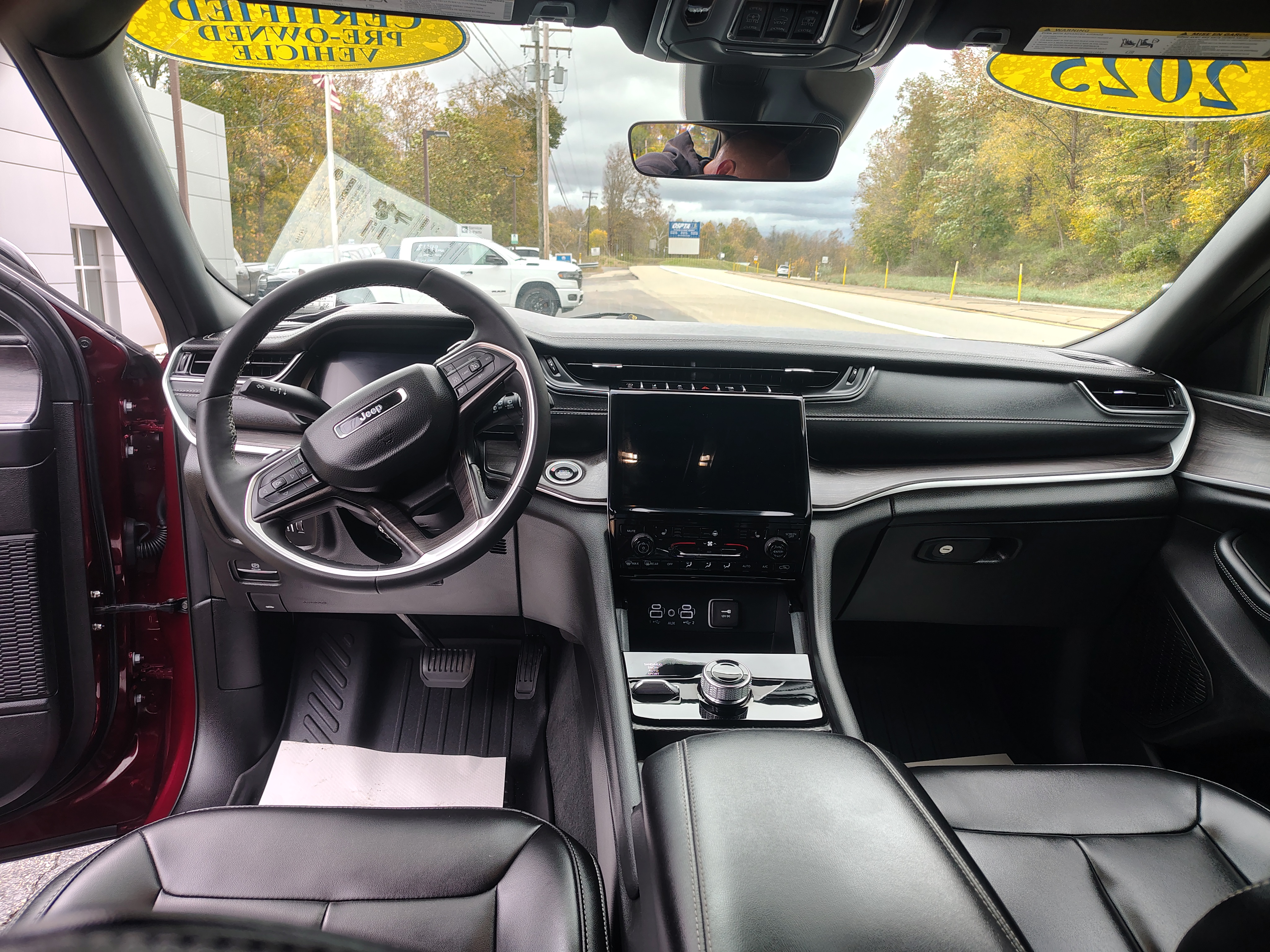 2025 Jeep Grand Cherokee L photo 29 of 45