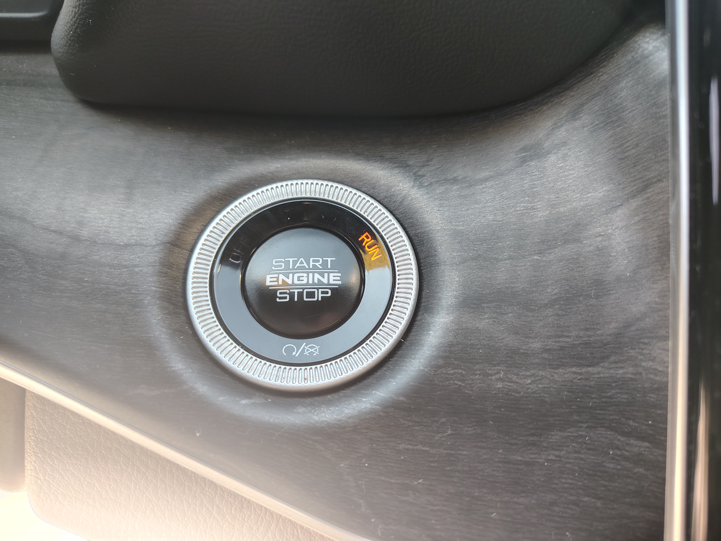 2024 Jeep Grand Cherokee Limited Diamond Black Crystal Pearlcoat at Solomon CJD Carmichaels