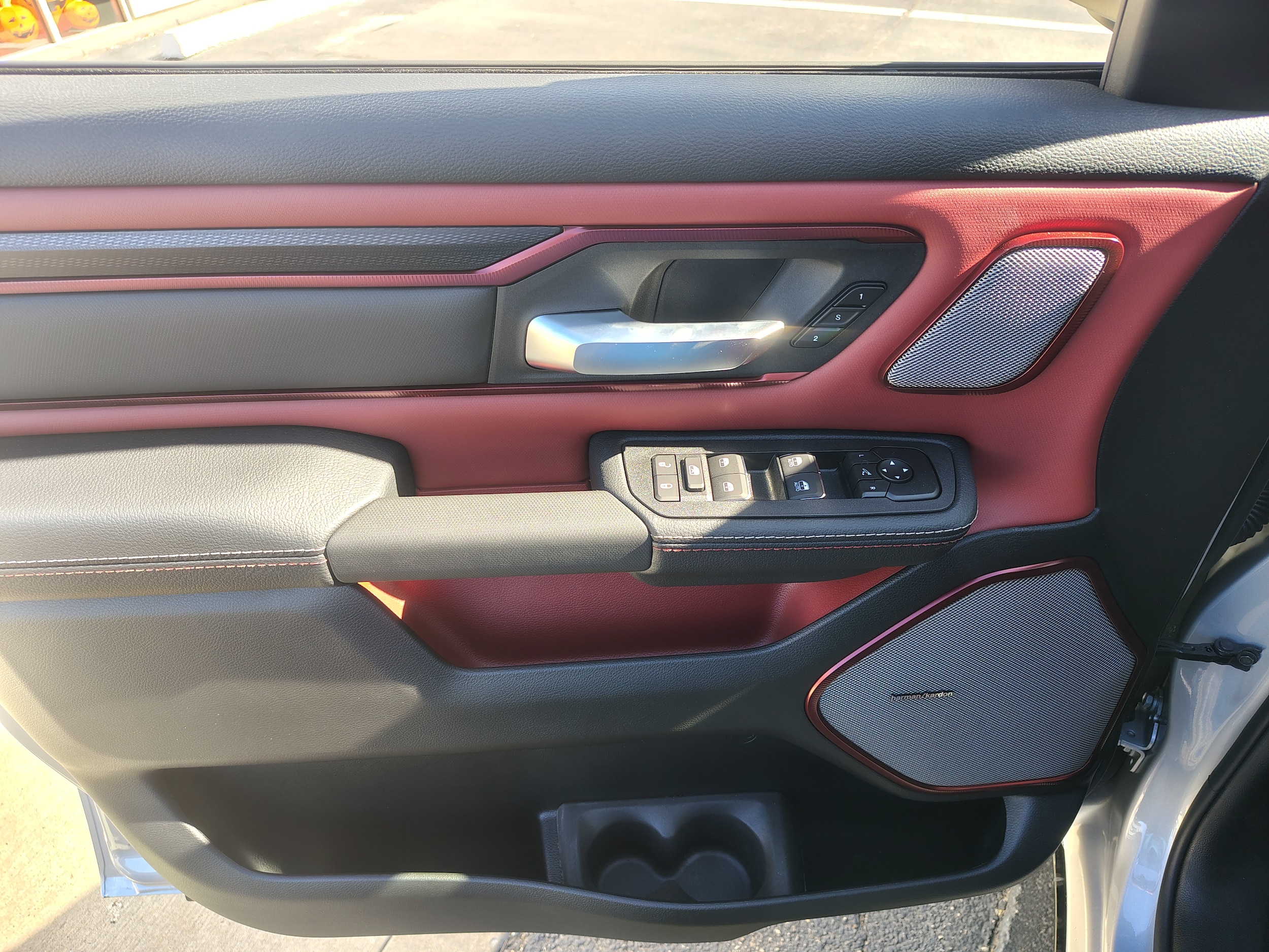 2027 Ram 1500 photo 21 of 41