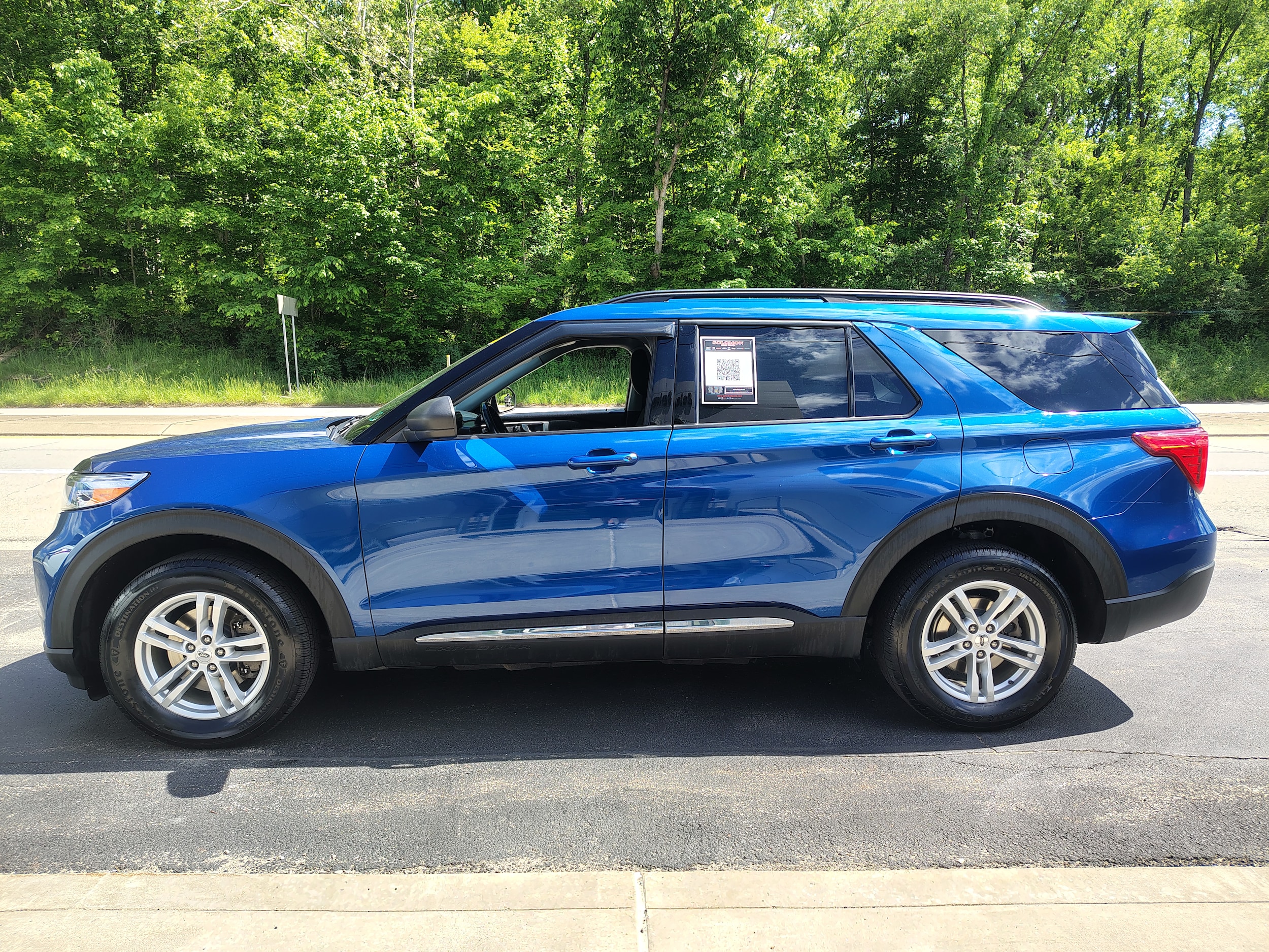 2021 Ford Explorer XLT Blue at Solomon CJD Brownsville