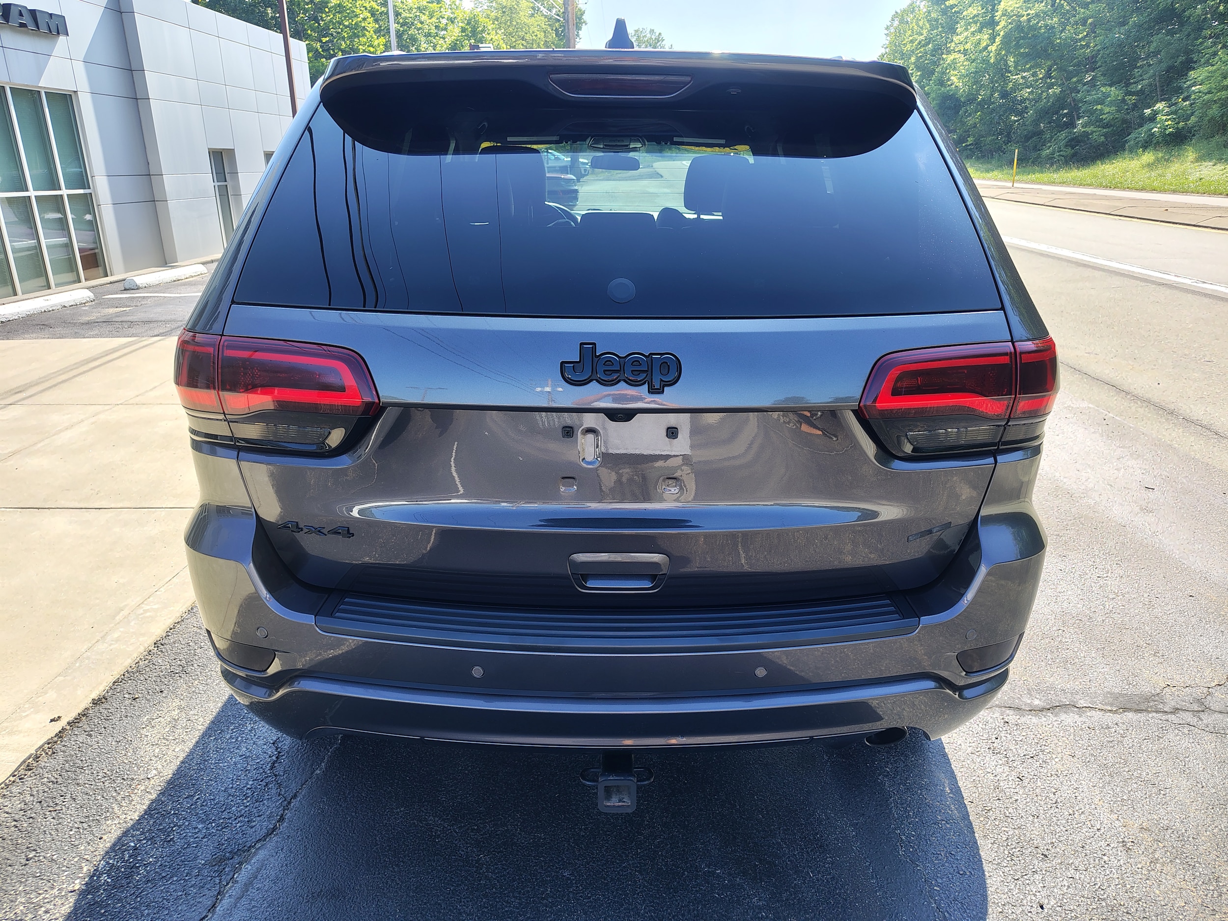 2021 Jeep Grand Cherokee Laredo X Granite Crystal Metallic Clearcoat at Solomon CJD Carmichaels
