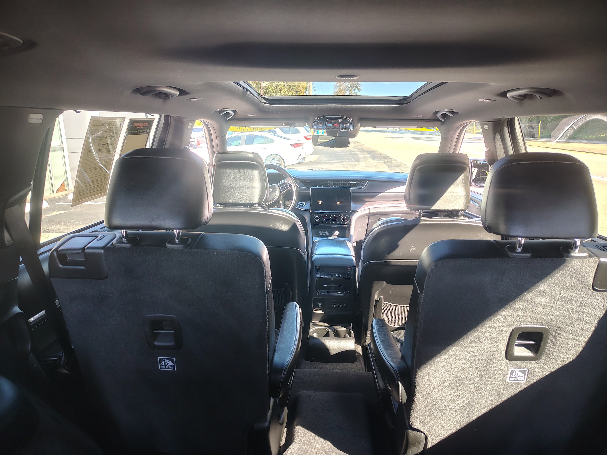 2022 Jeep Grand Cherokee L photo 13 of 46