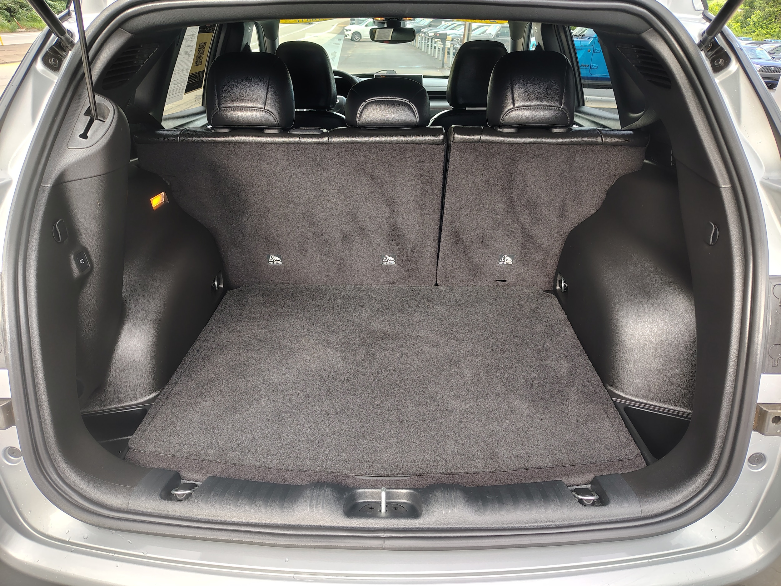 2025 Jeep Compass Trailhawk Silver Zynith Metallic Clearcoat at Solomon CJD Carmichaels