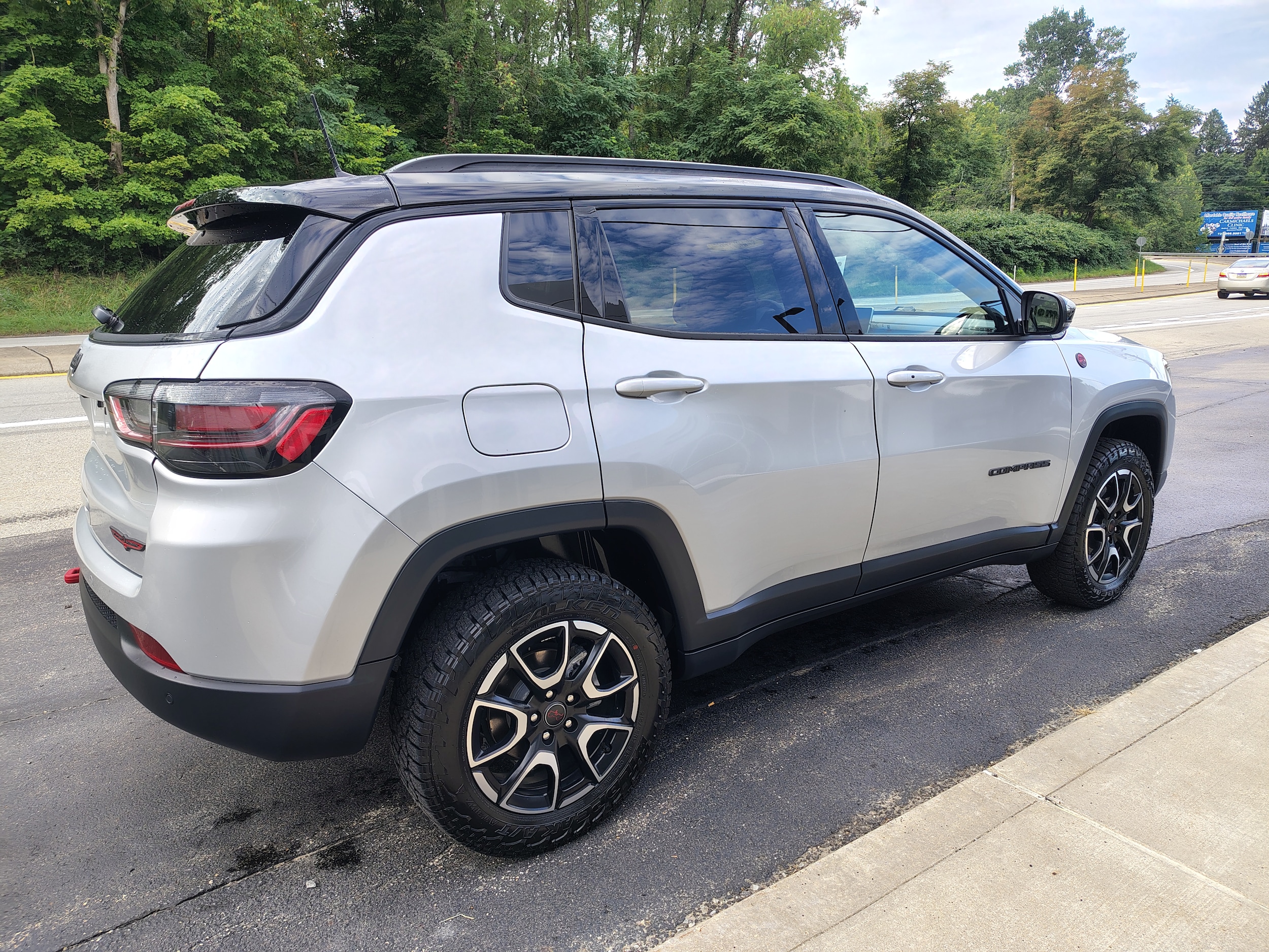 2025 Jeep Compass Trailhawk Silver Zynith Metallic Clearcoat at Solomon CJD Carmichaels