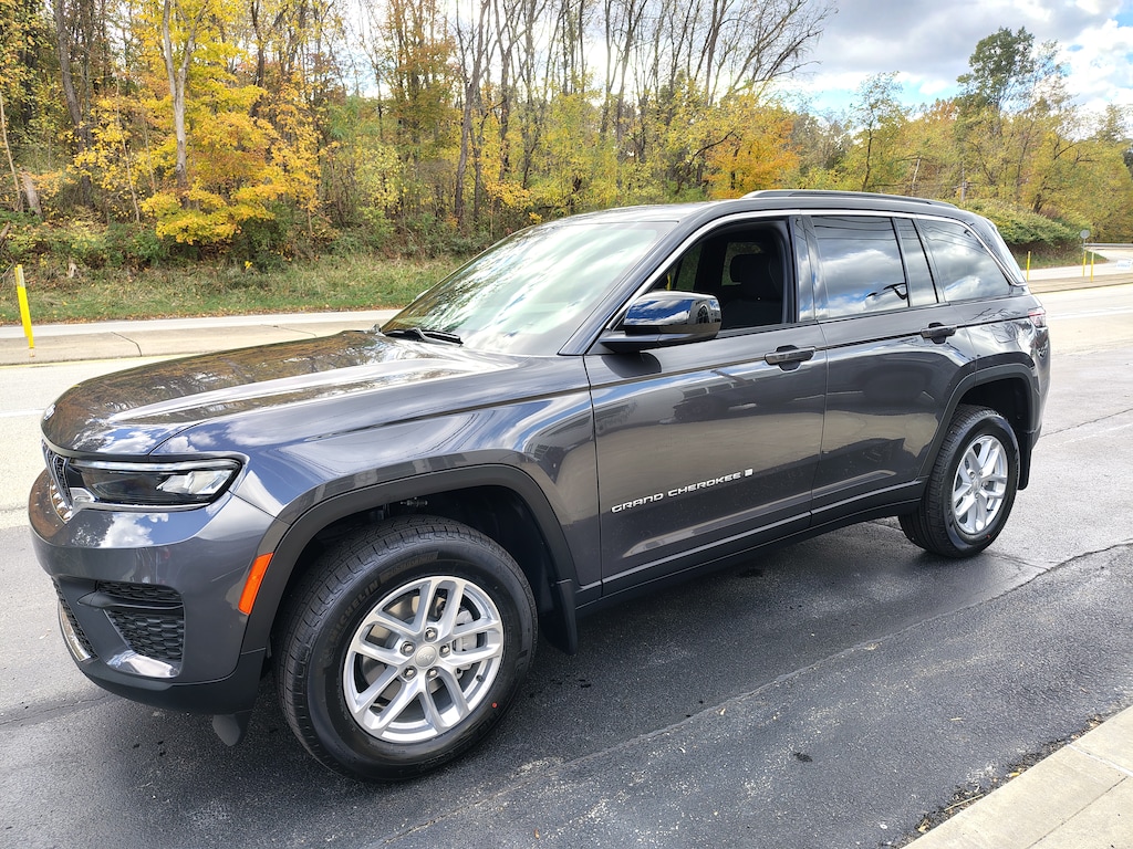New 2025 Jeep Grand Cherokee LAREDO X 4X4 Sport Utility