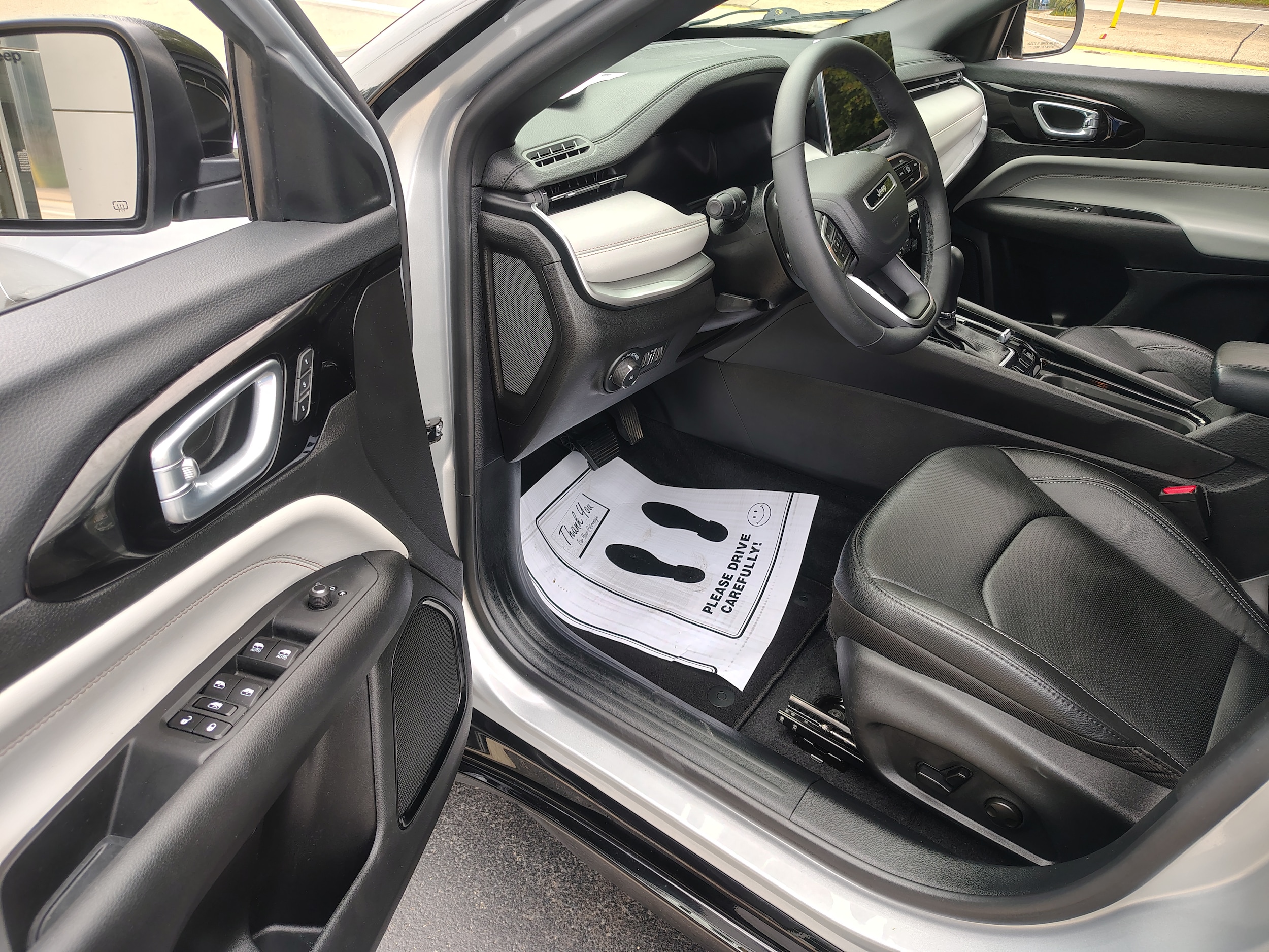 2025 Jeep Compass Limited Silver Zynith Metallic Clearcoat at Solomon CJD Carmichaels