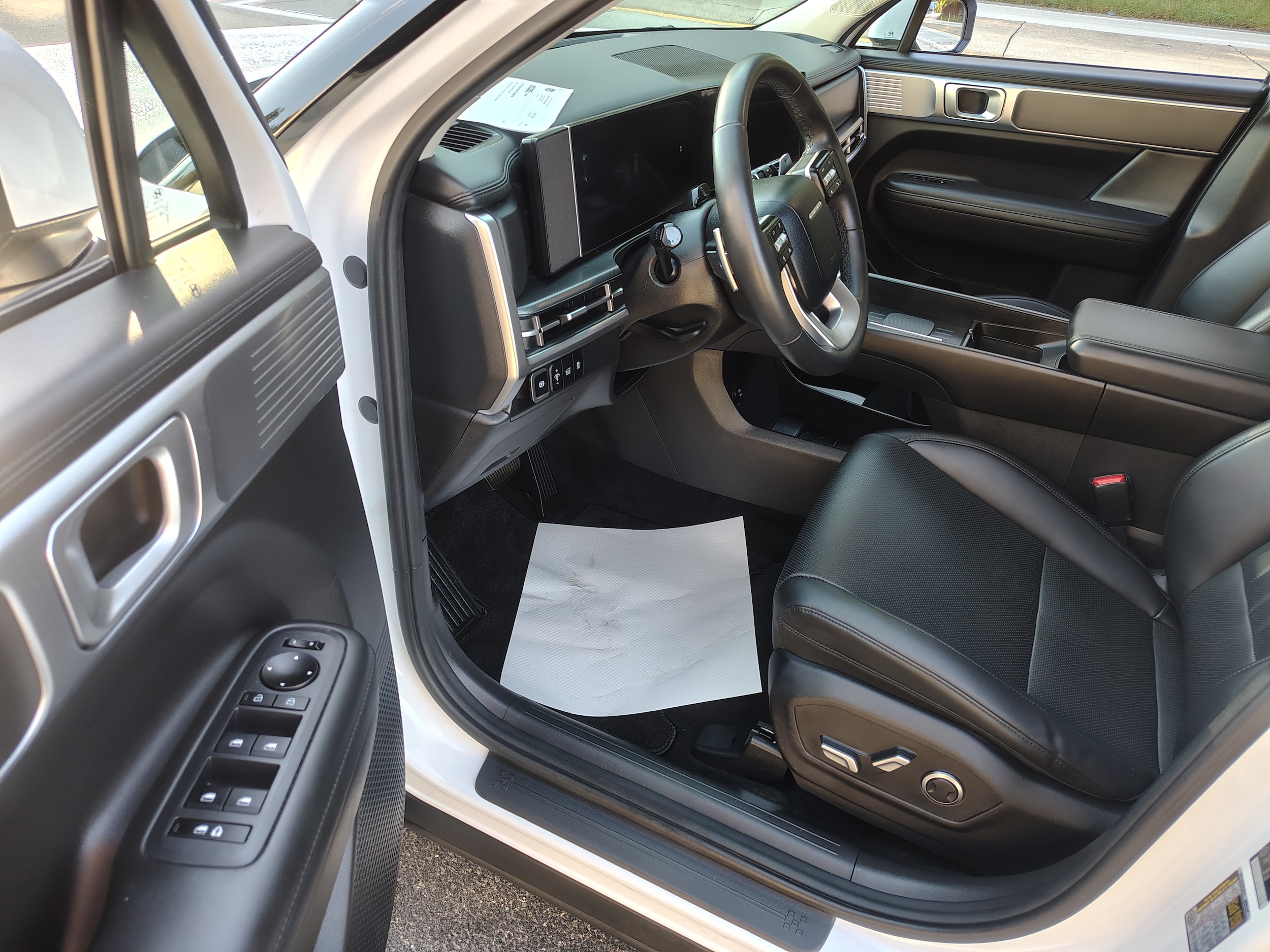 2025 Hyundai Santa Fe Hybrid photo 20 of 40