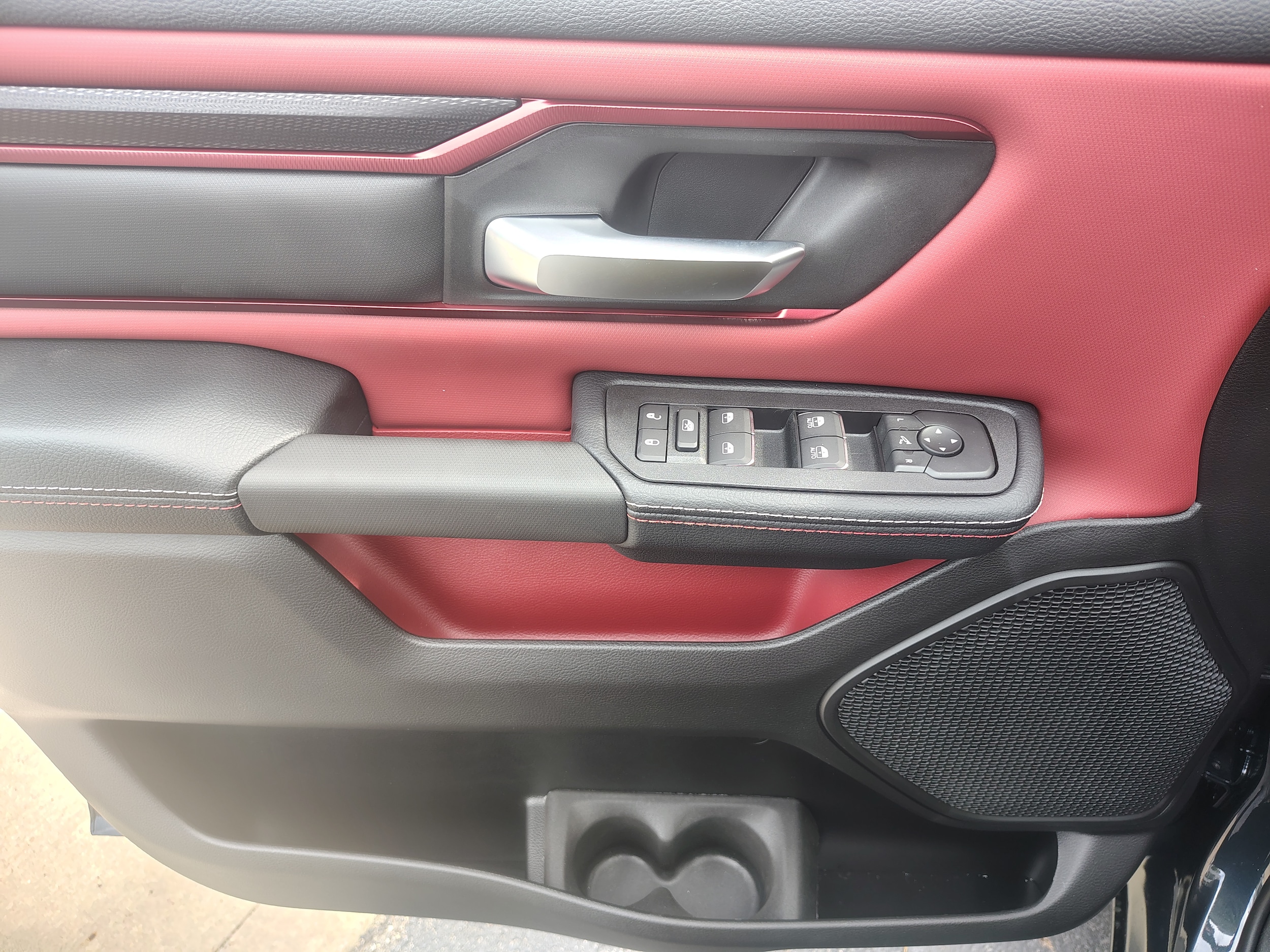 2027 Ram 1500 photo 15 of 19