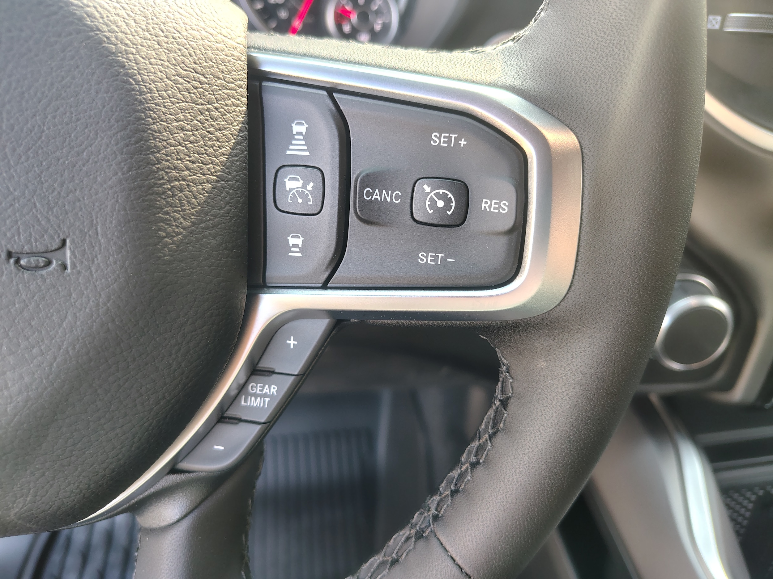 2027 Ram 1500 photo 27 of 32