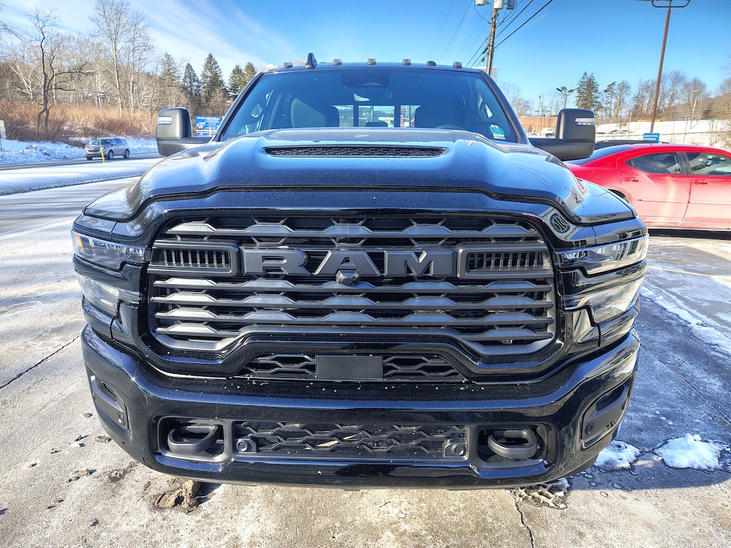 New 2026 Ram 2500 BLACK EXPRESS CREW CAB 4X4 6'4 BOX Pickup