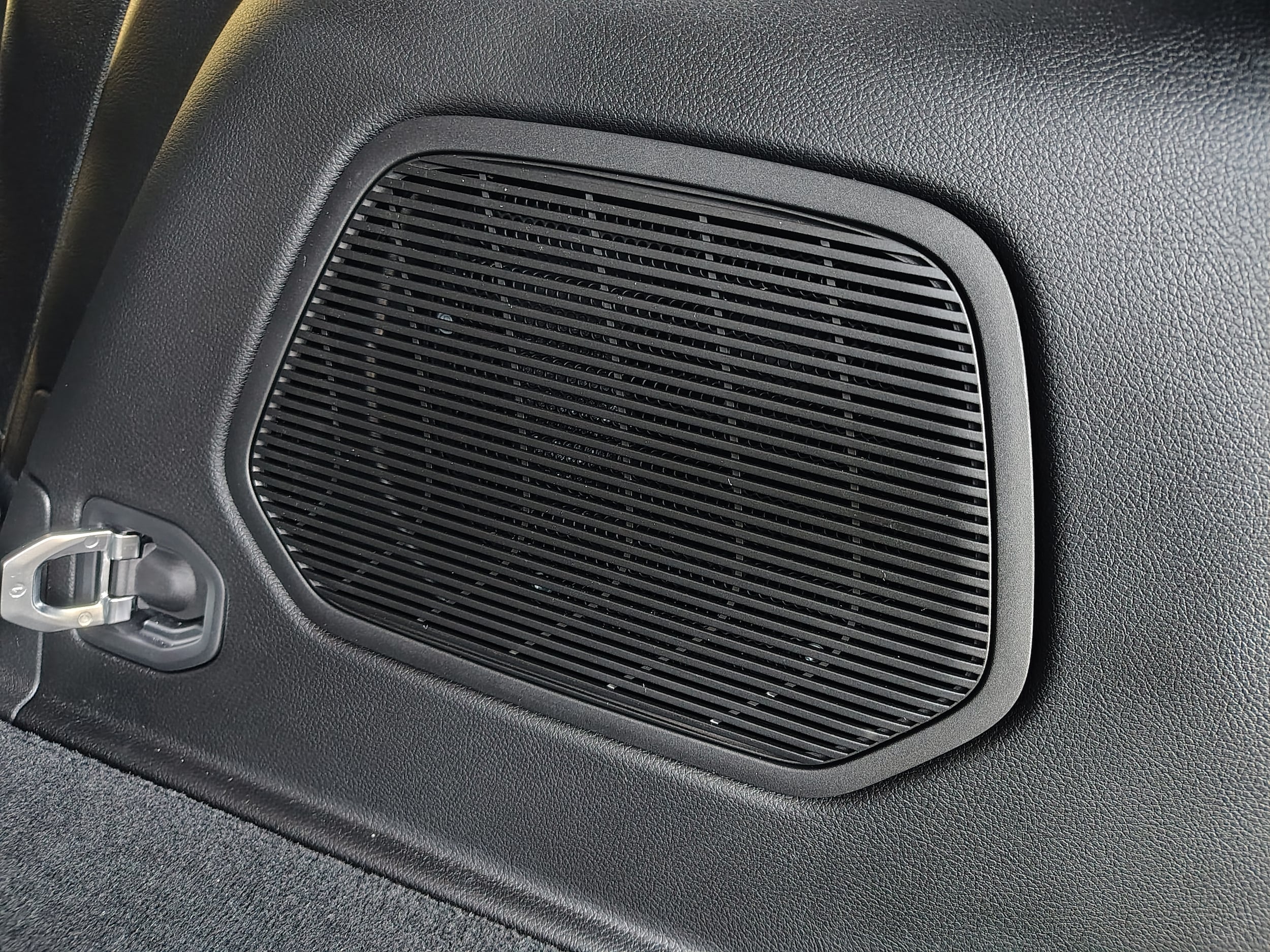 2027 Jeep Grand Cherokee photo 12 of 43