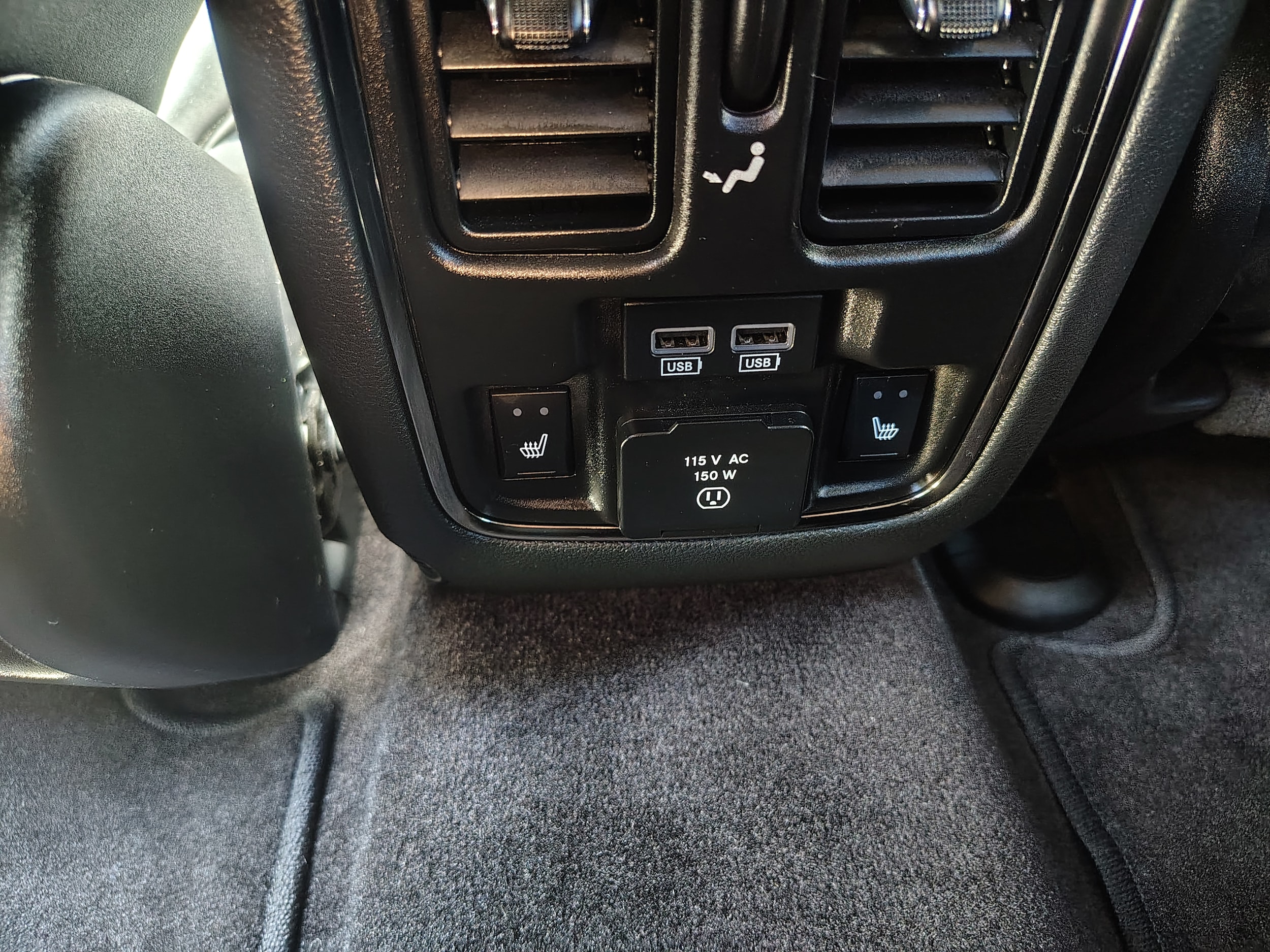 2018 Jeep Grand Cherokee photo 27 of 44